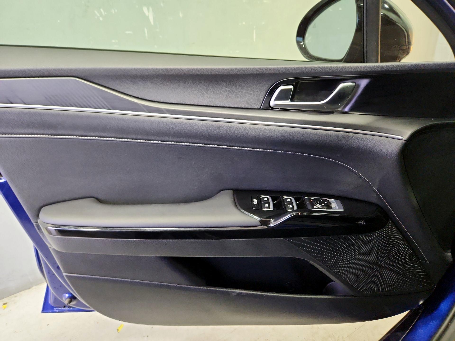 Thumbnail: 2025 Kia K5 - 12