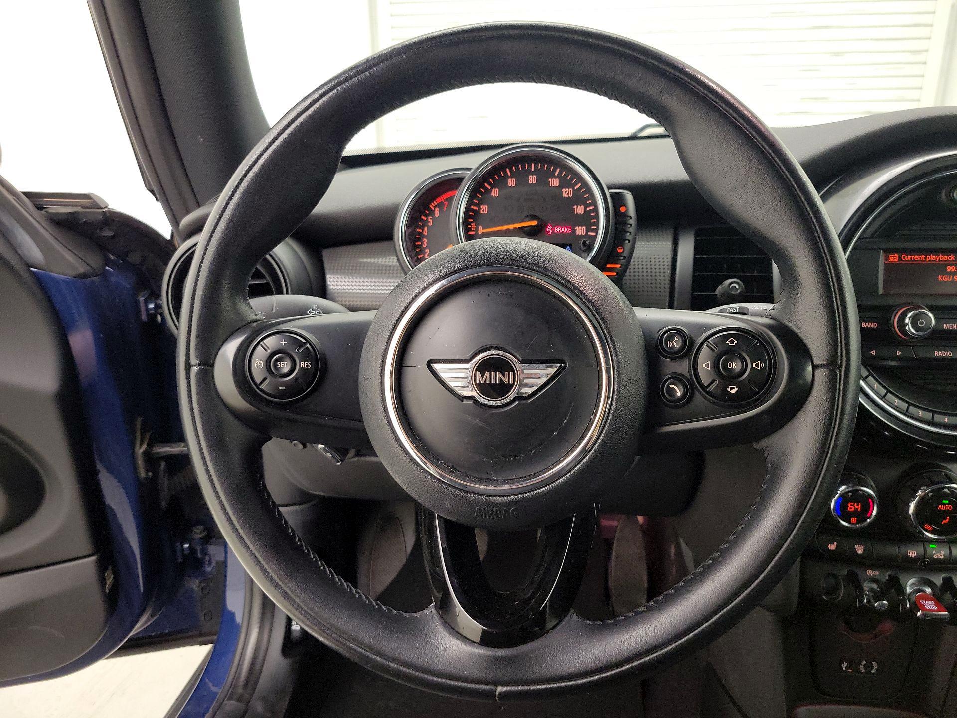 Thumbnail: 2015 MINI Cooper Hardtop - 10