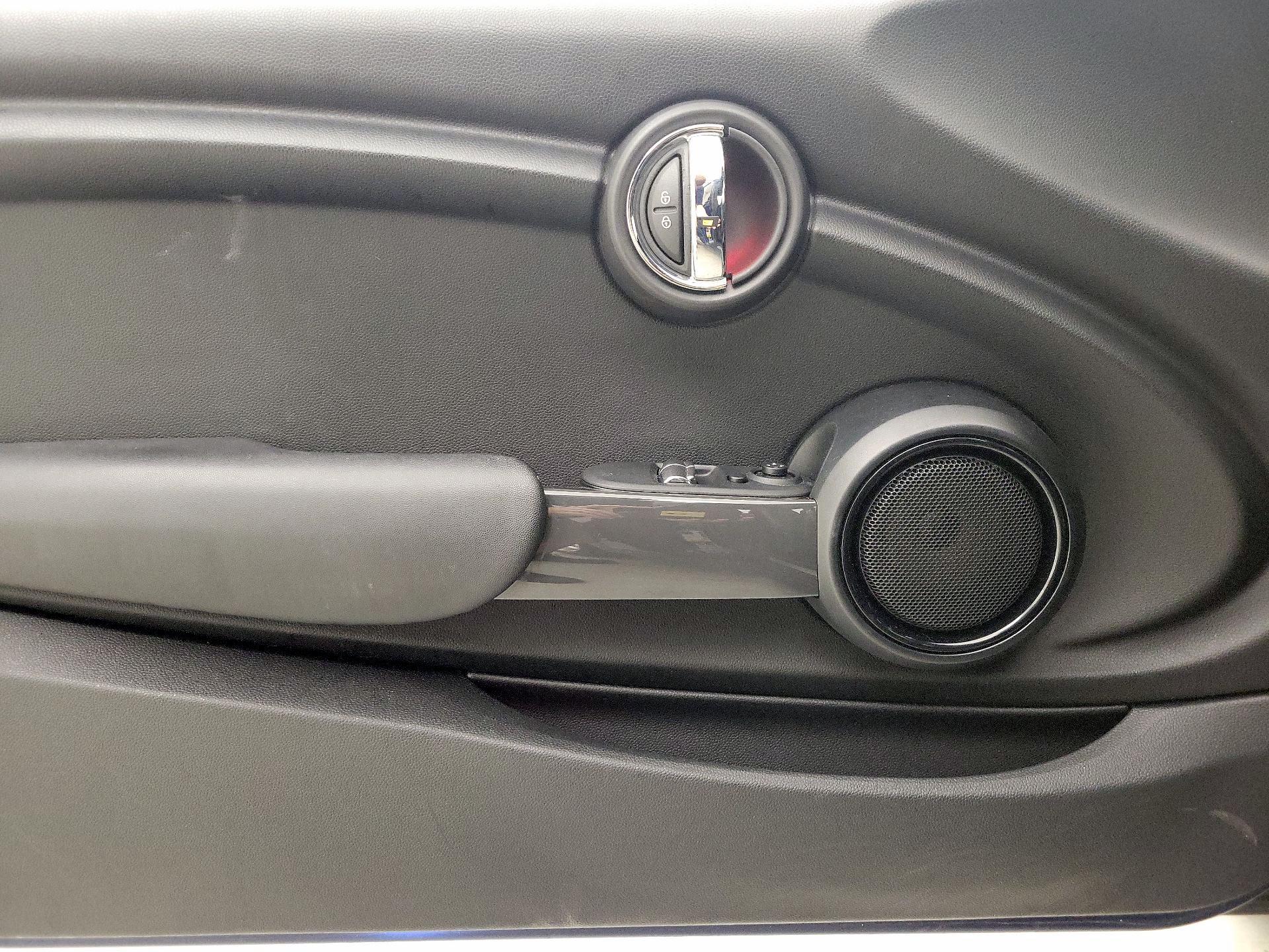 Thumbnail: 2015 MINI Cooper Hardtop - 12