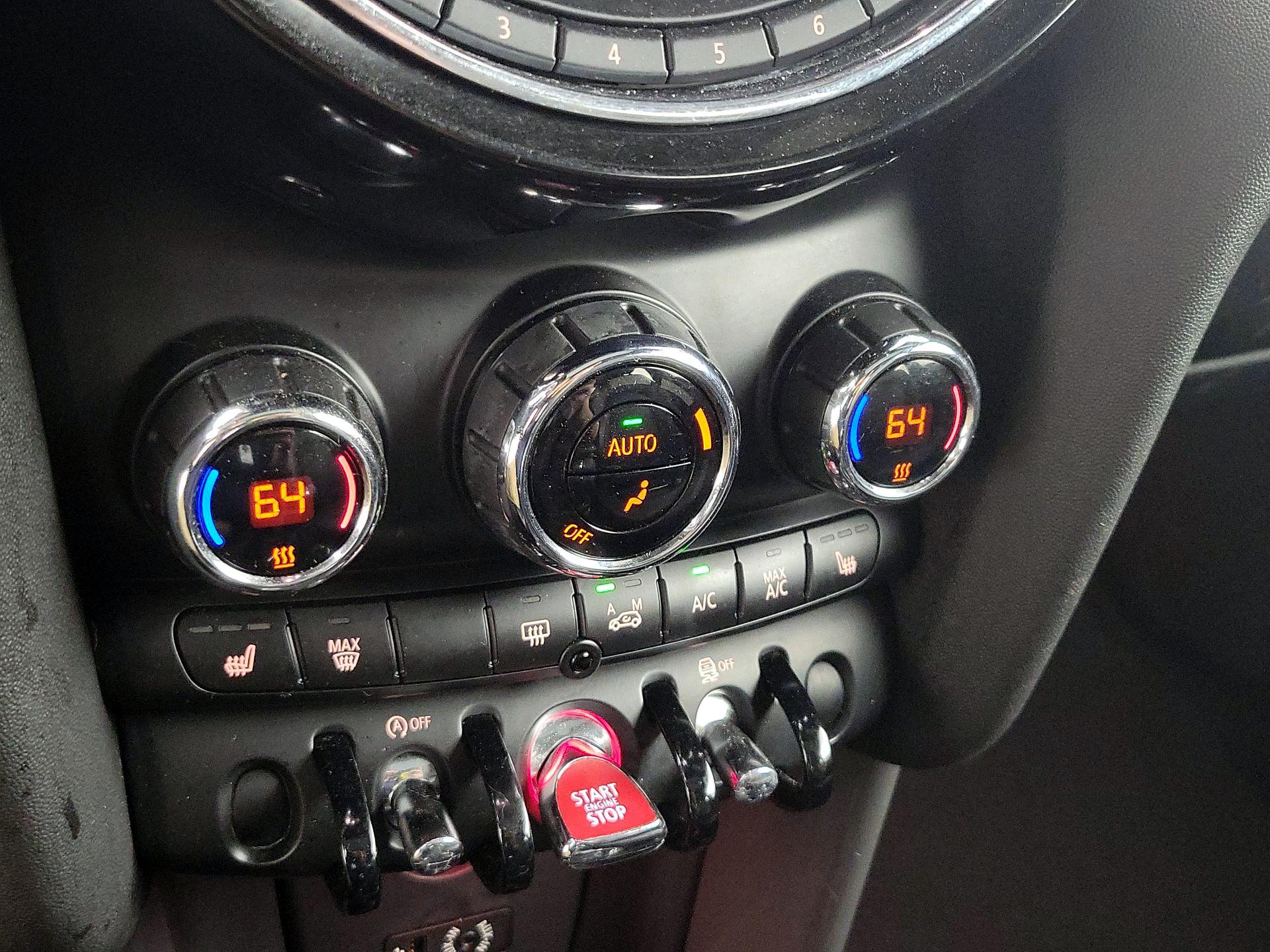 Thumbnail: 2015 MINI Cooper Hardtop - 15