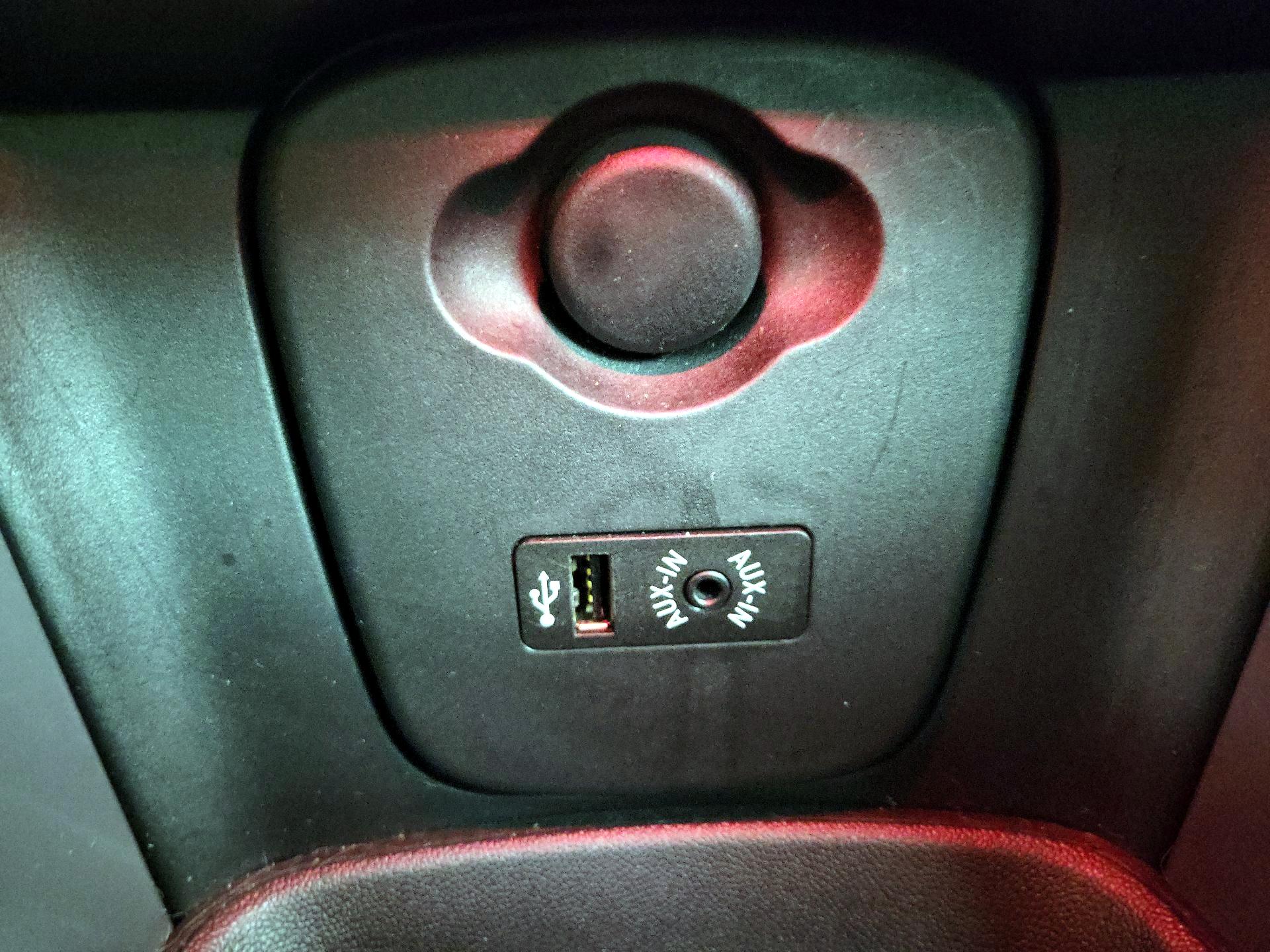 Thumbnail: 2015 MINI Cooper Hardtop - 17