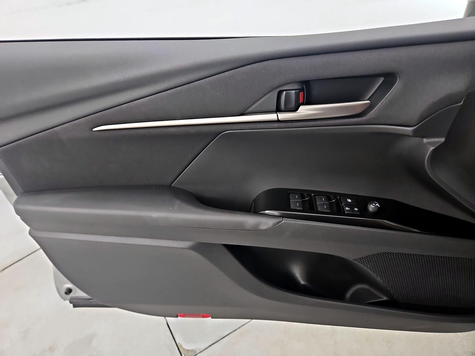 Thumbnail: 2025 Toyota Camry - 12