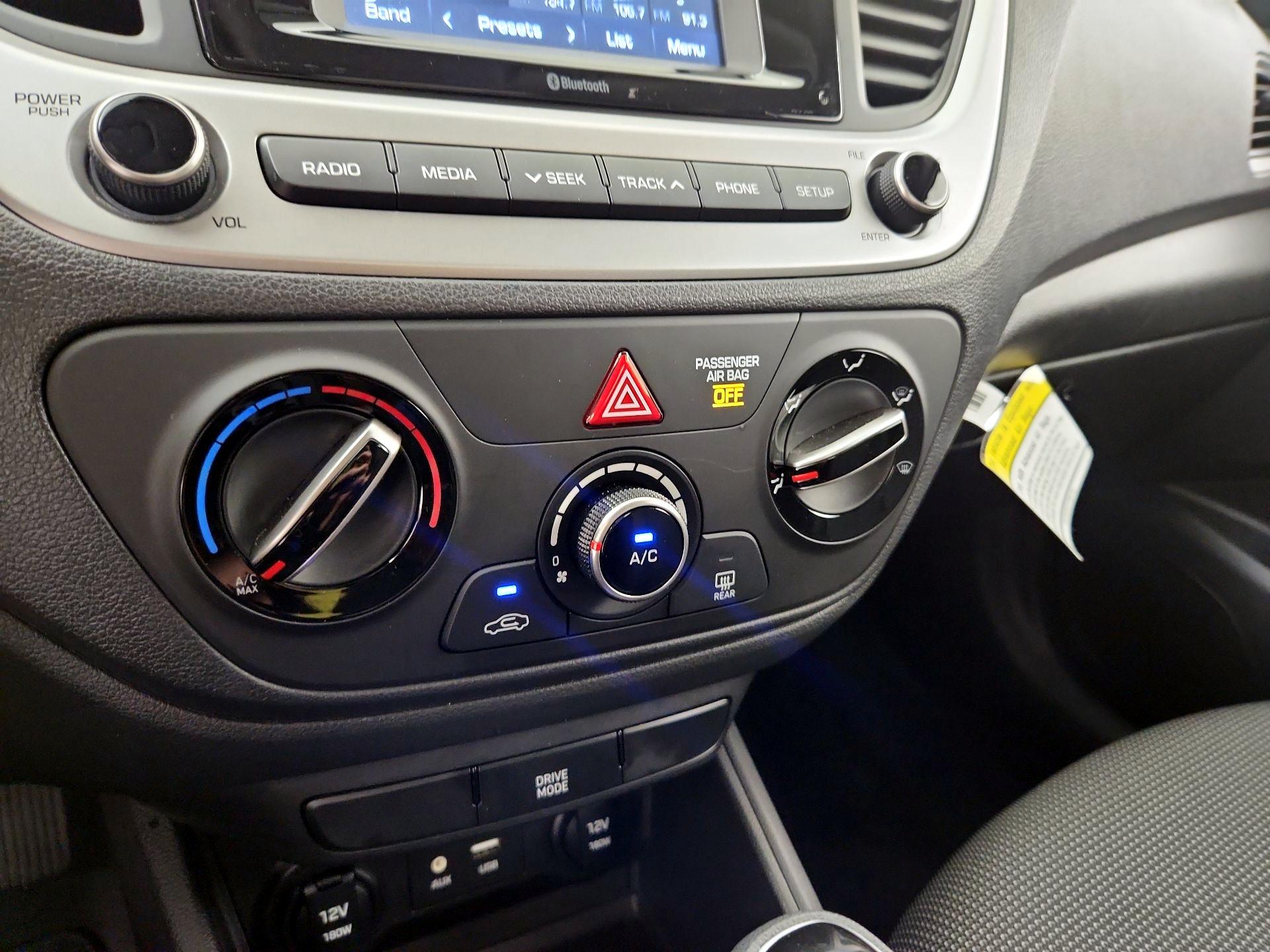 Thumbnail: 2022 Hyundai Accent - 16