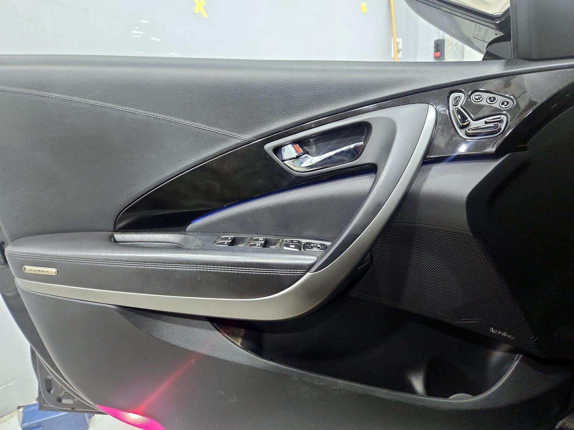 Thumbnail: 2014 Hyundai Azera - 12