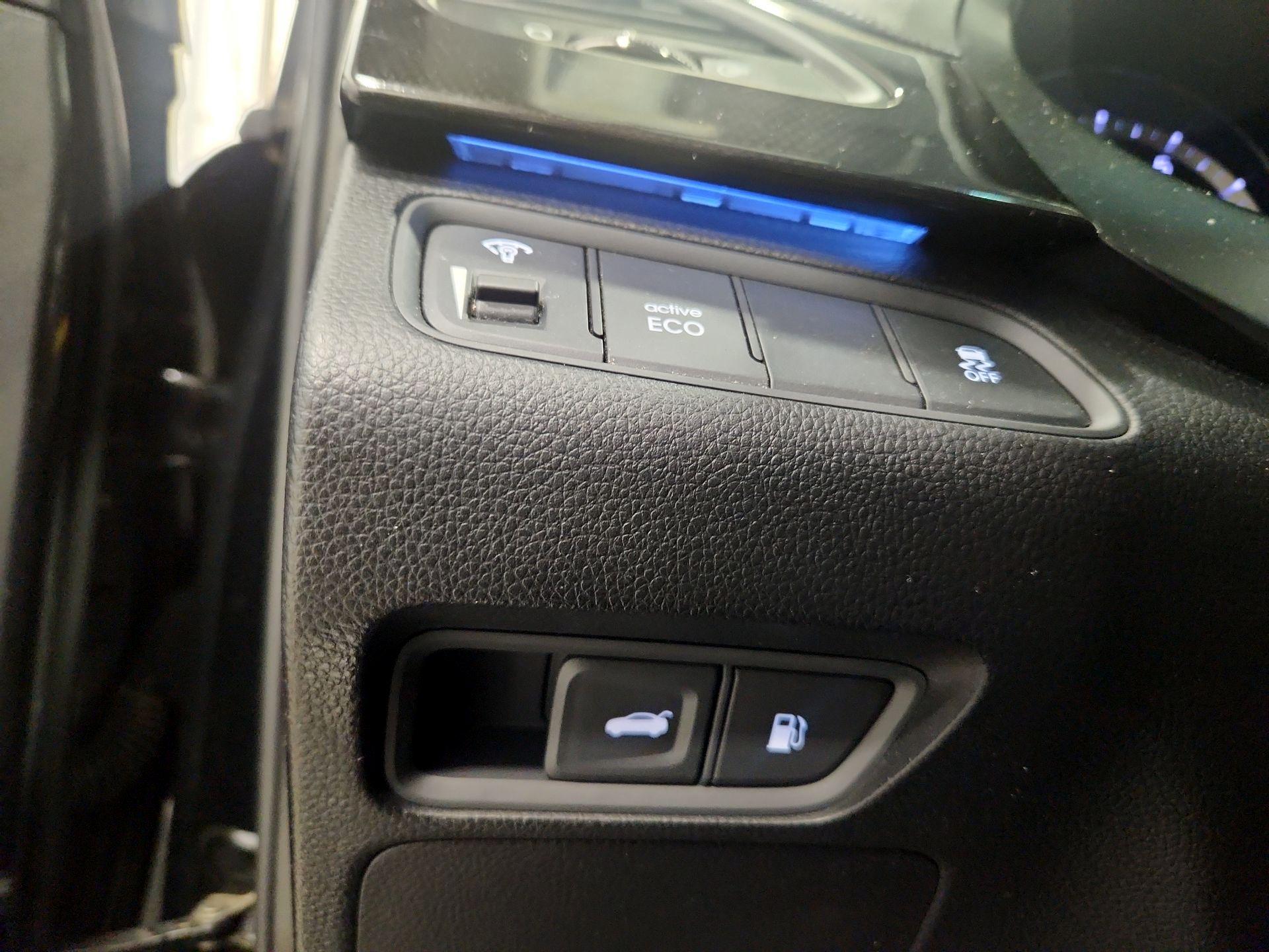 Thumbnail: 2014 Hyundai Azera - 13
