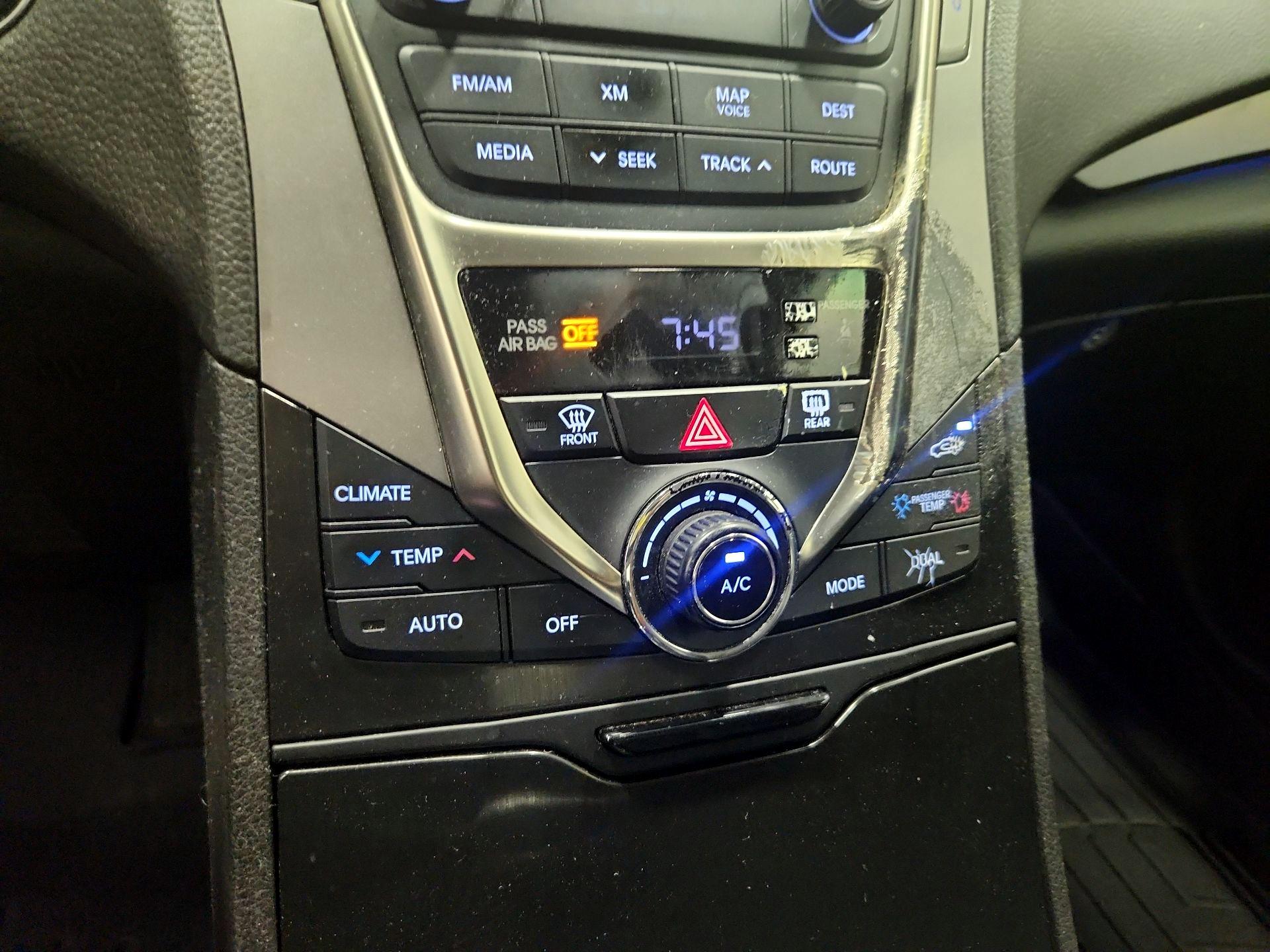 Thumbnail: 2014 Hyundai Azera - 16