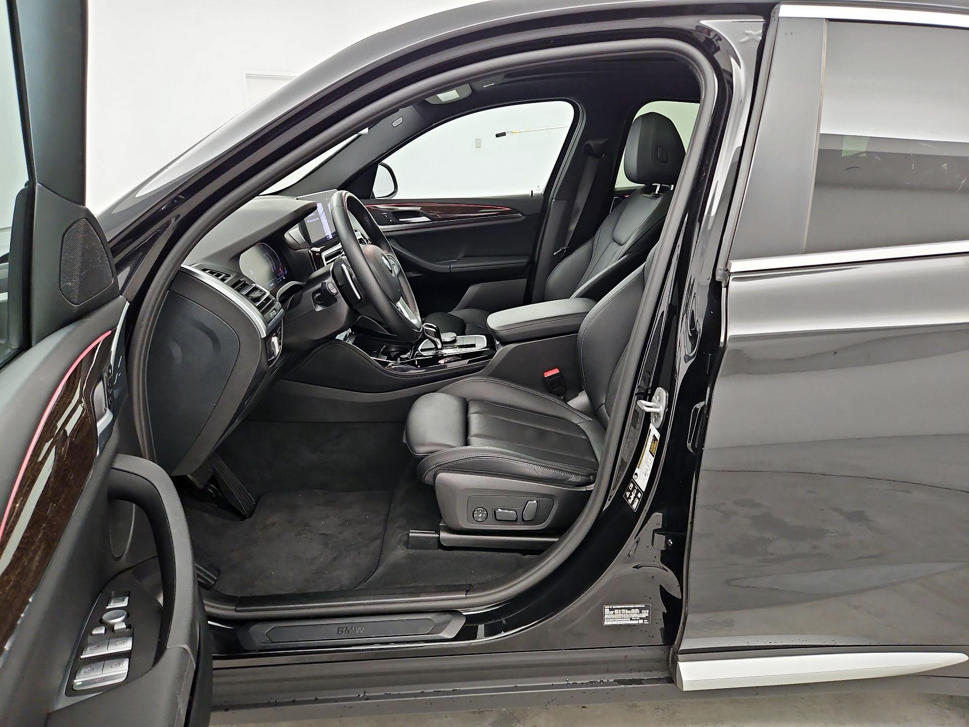 Thumbnail: 2024 BMW X4 - 11