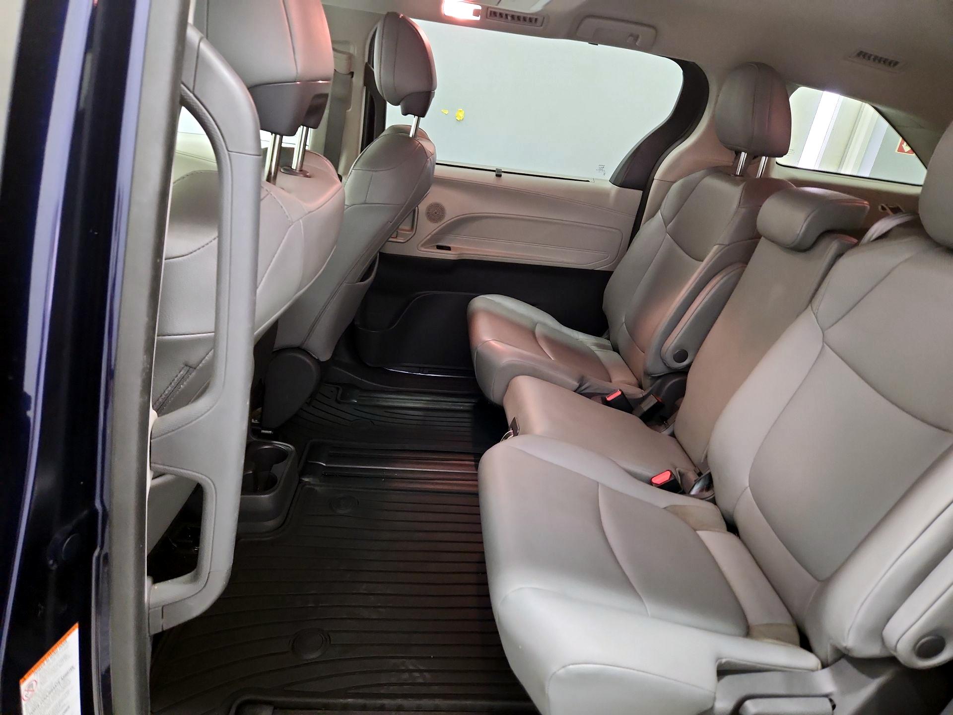 Thumbnail: 2021 Toyota Sienna - 20