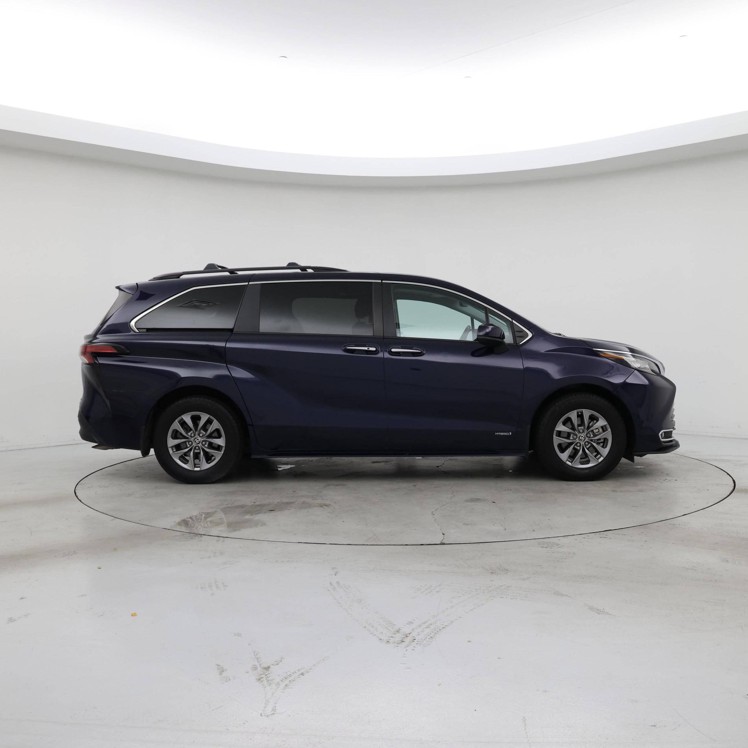 Thumbnail: 2021 Toyota Sienna - 7