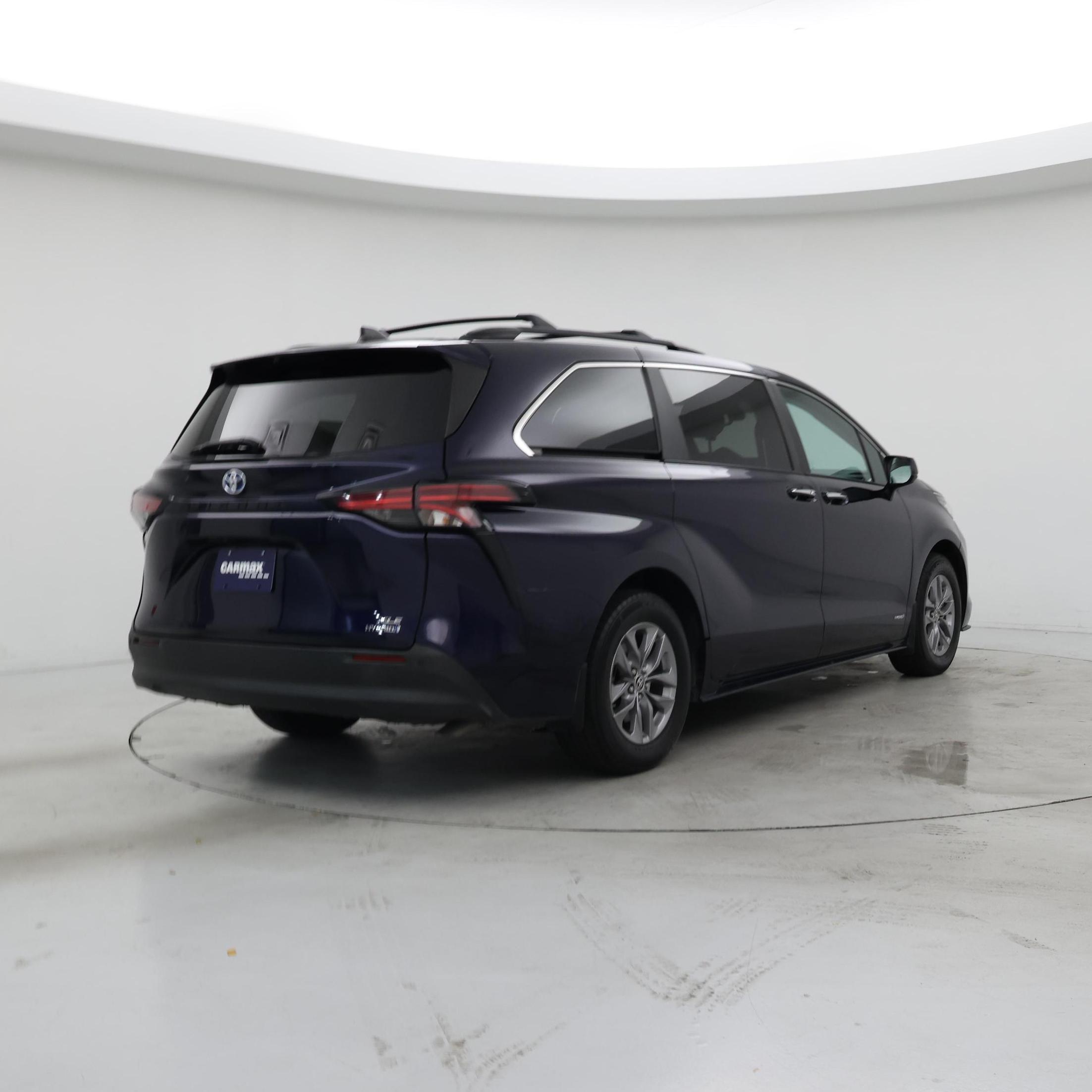 Thumbnail: 2021 Toyota Sienna - 8