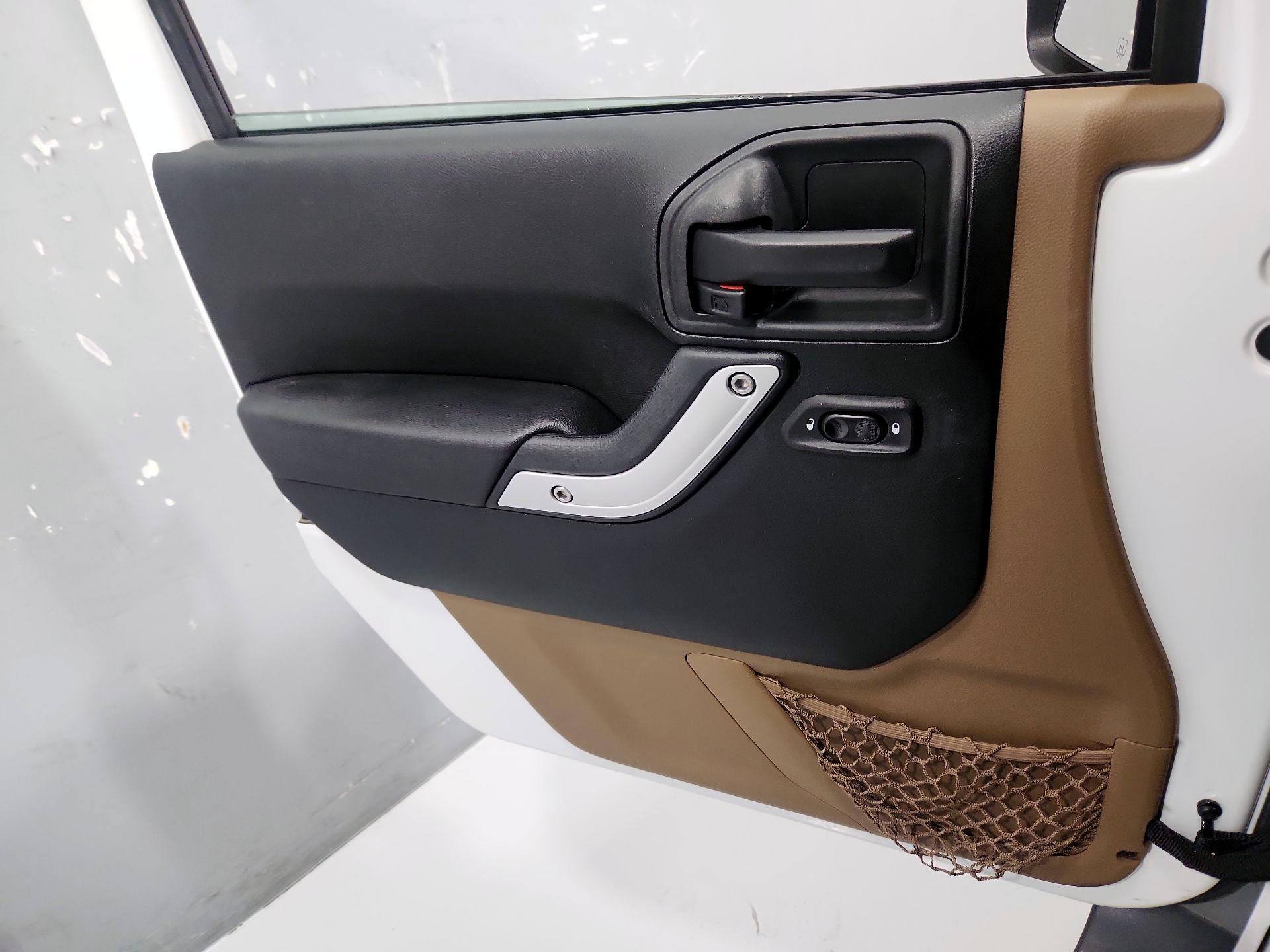 Thumbnail: 2018 Jeep Wrangler - 12