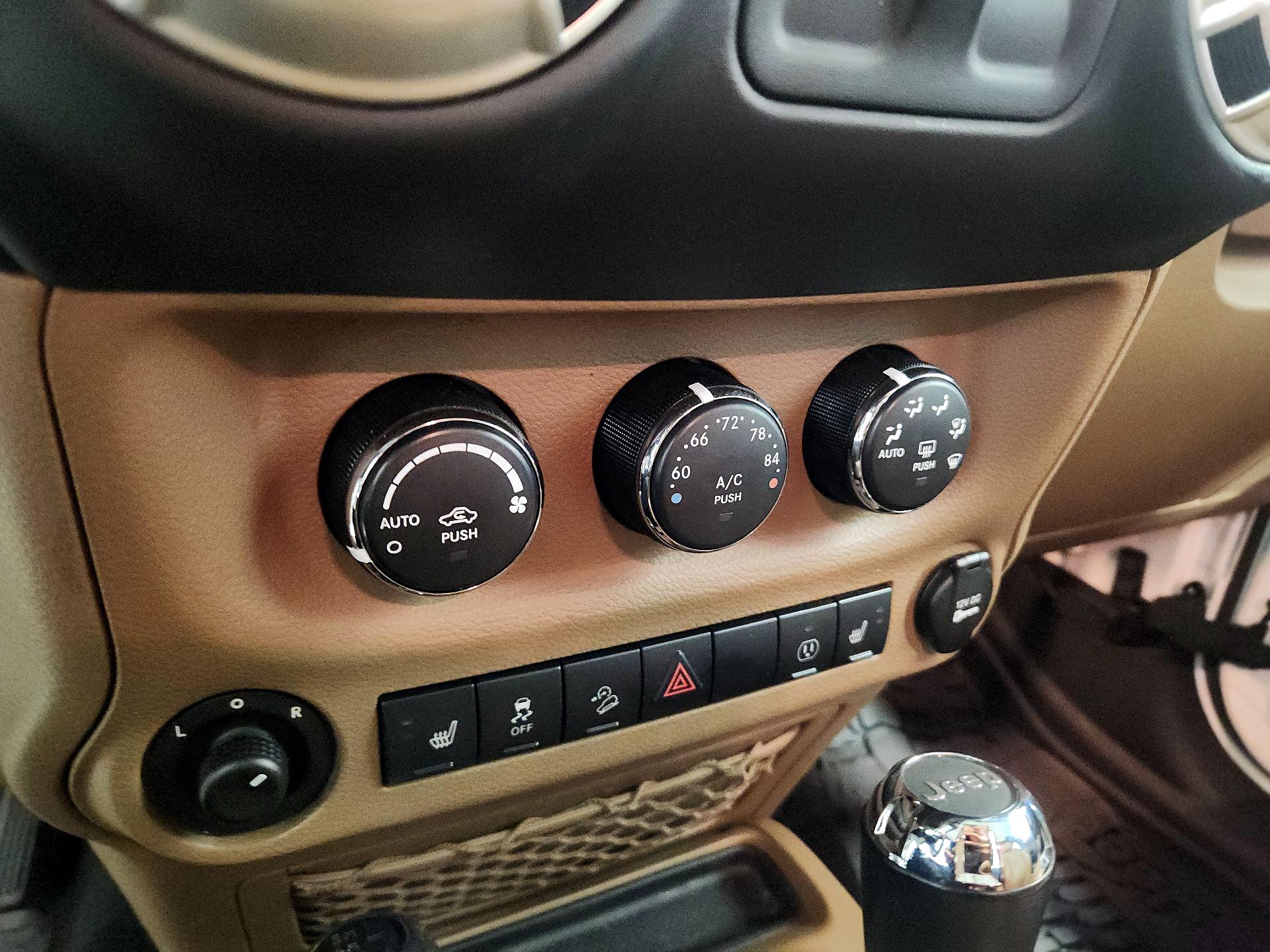 Thumbnail: 2018 Jeep Wrangler - 16