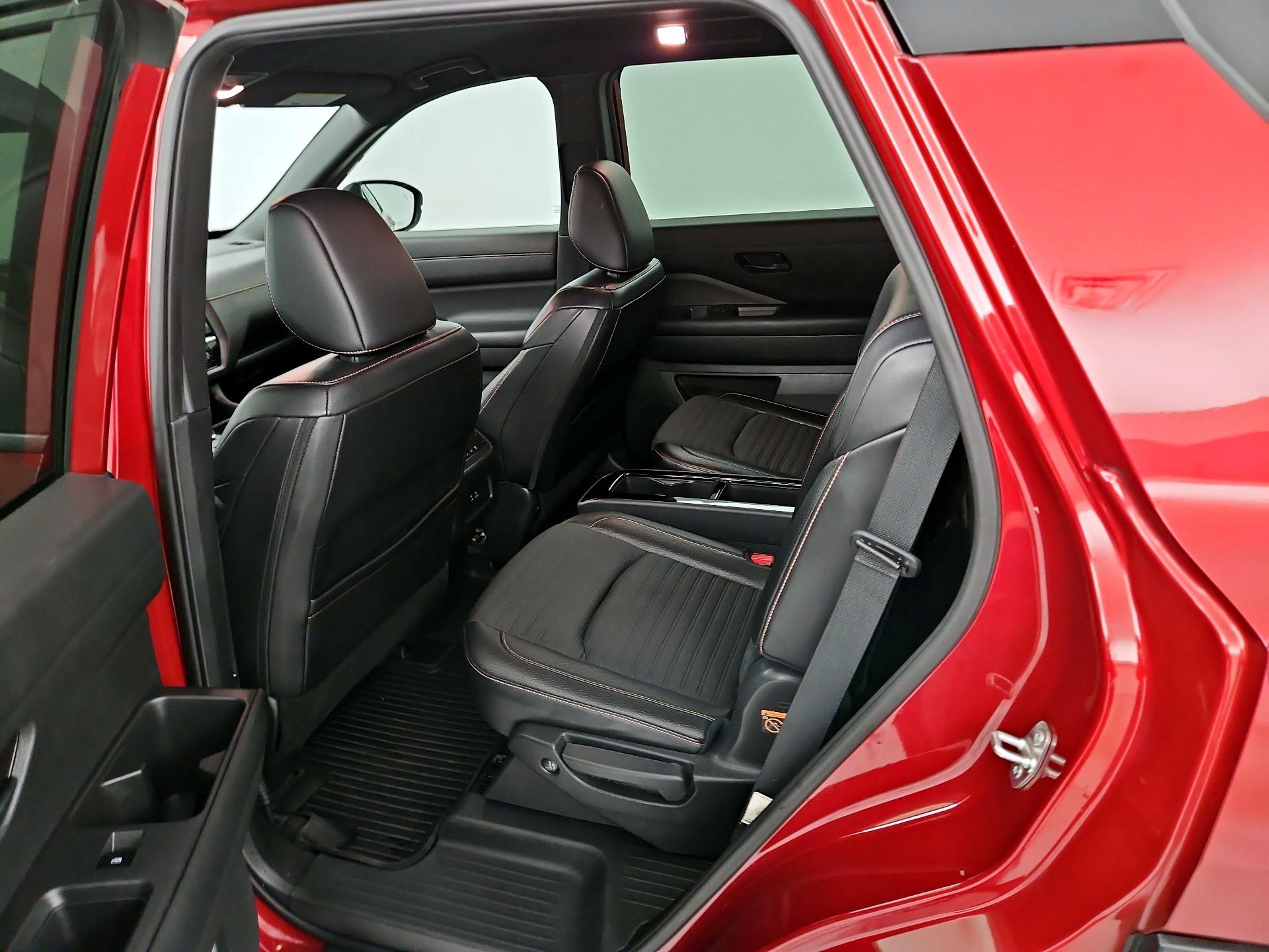 Thumbnail: 2023 Nissan Pathfinder - 19