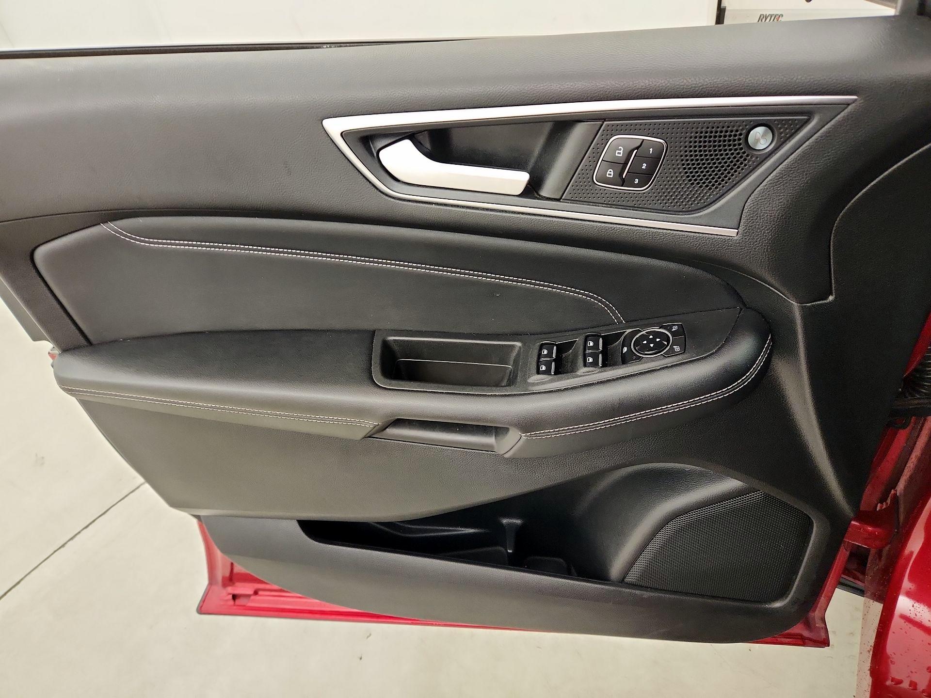 Thumbnail: 2023 Ford Edge - 12