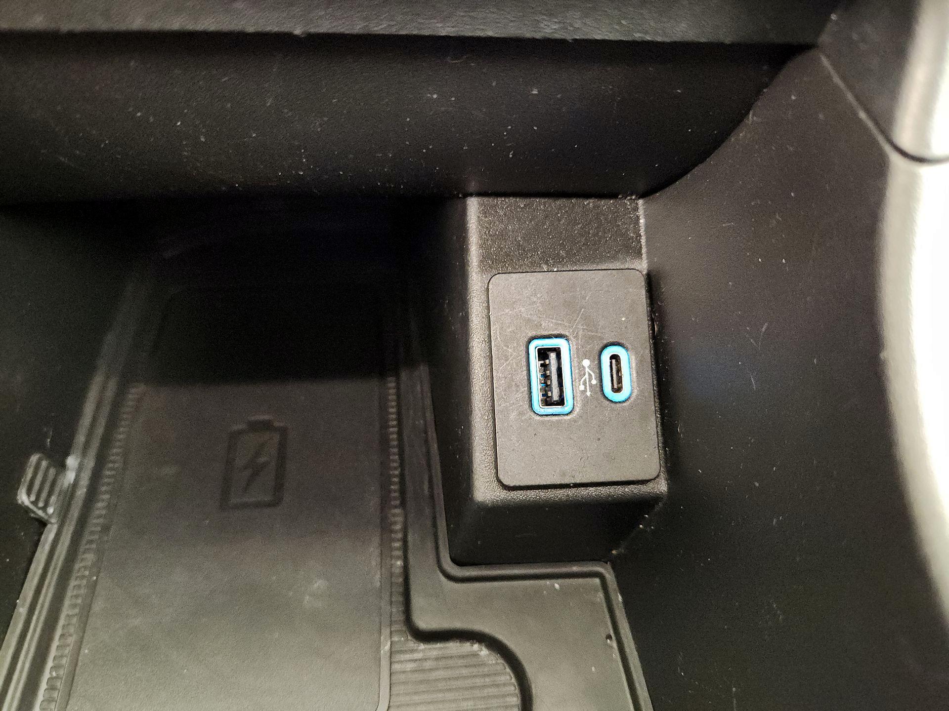 Thumbnail: 2023 Ford Edge - 18