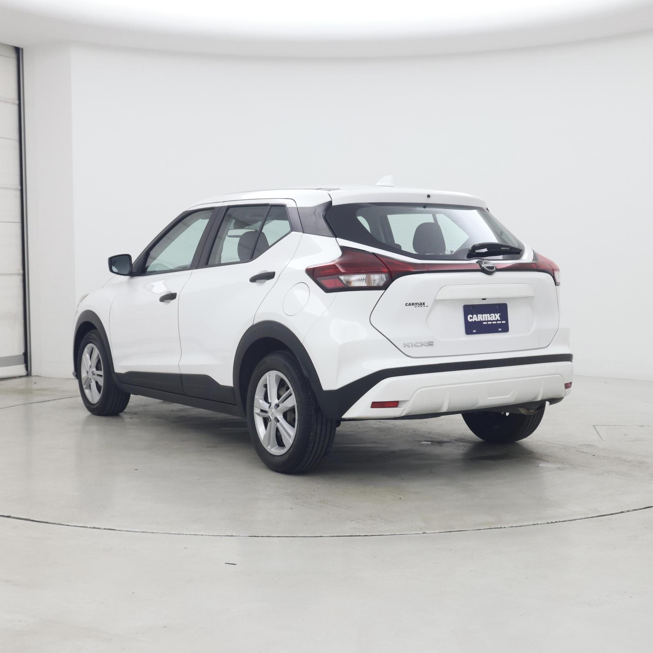 Thumbnail: 2023 Nissan Kicks - 2