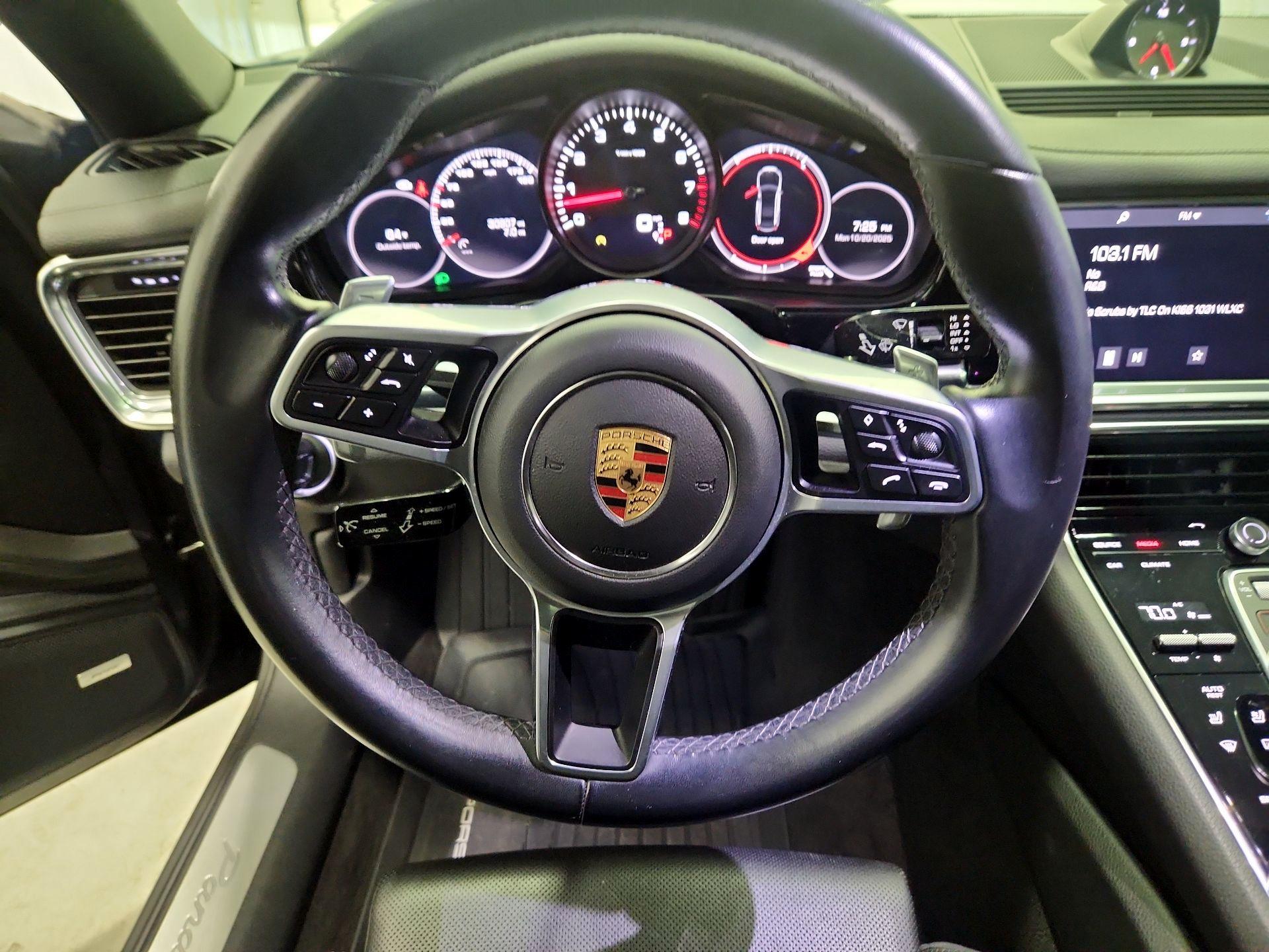 Thumbnail: 2020 Porsche Panamera - 10