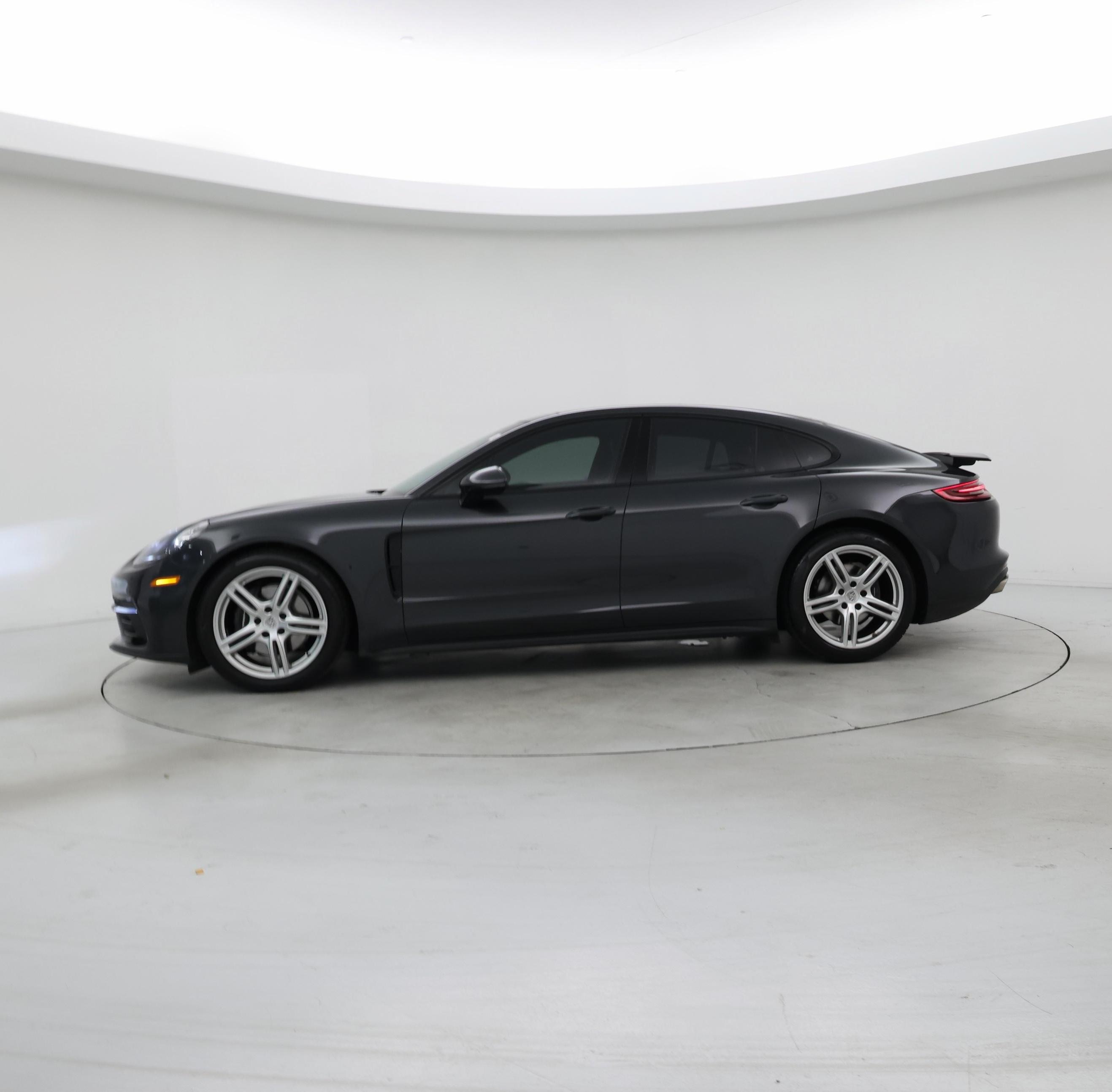 Thumbnail: 2020 Porsche Panamera - 3