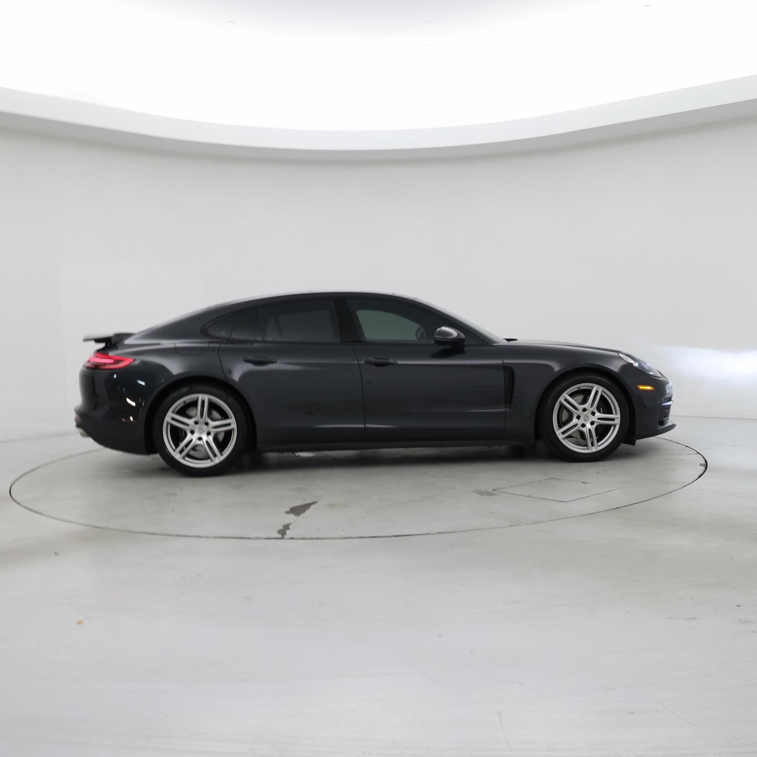 Thumbnail: 2020 Porsche Panamera - 7