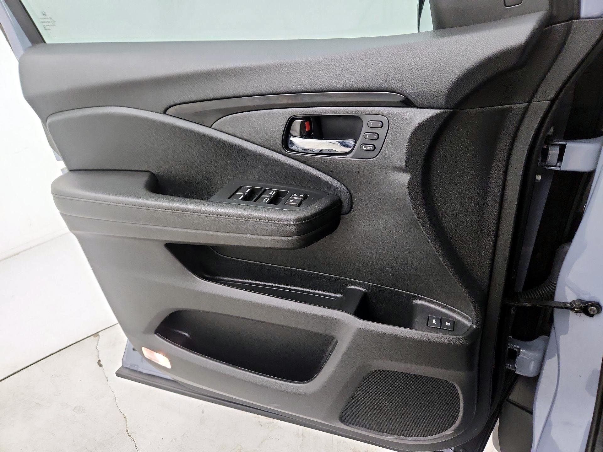 Thumbnail: 2022 Honda Pilot - 10