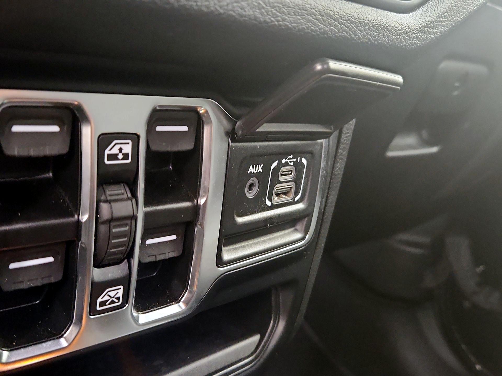 Thumbnail: 2024 Jeep Wrangler - 18