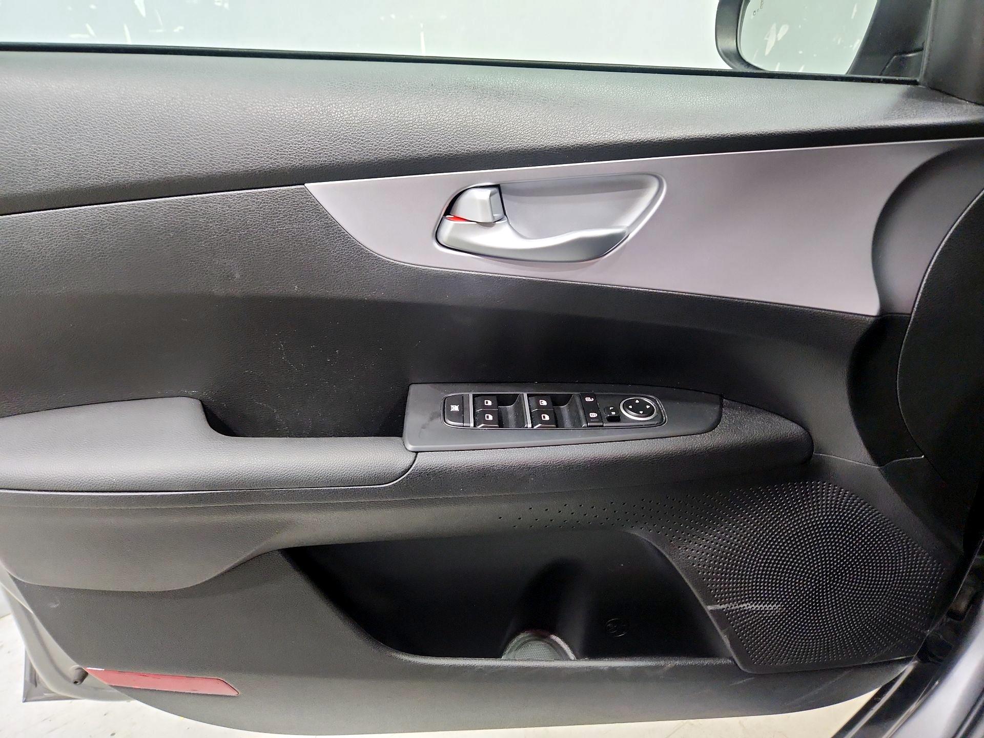 Thumbnail: 2024 Kia Forte - 12