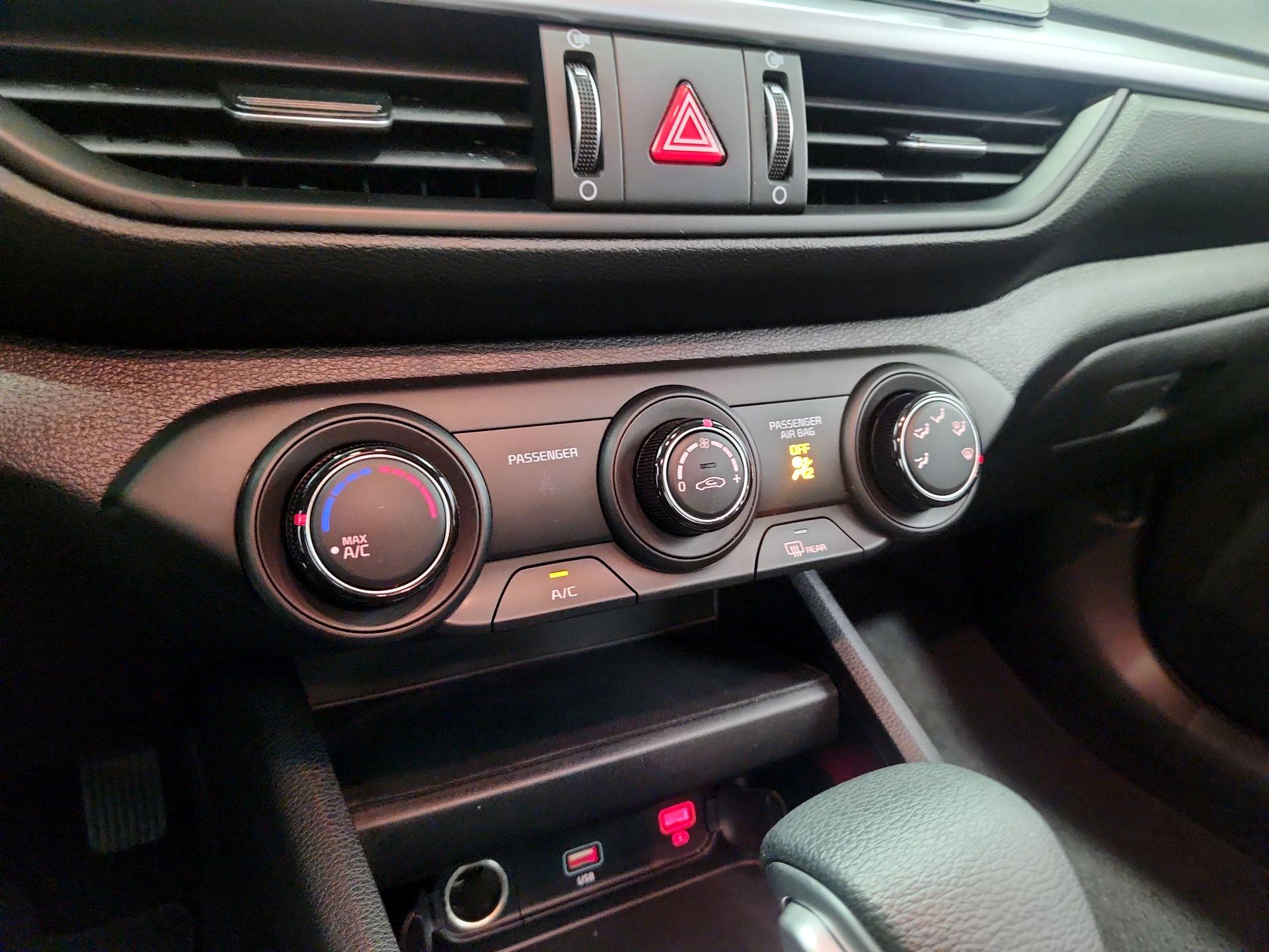 Thumbnail: 2024 Kia Forte - 16