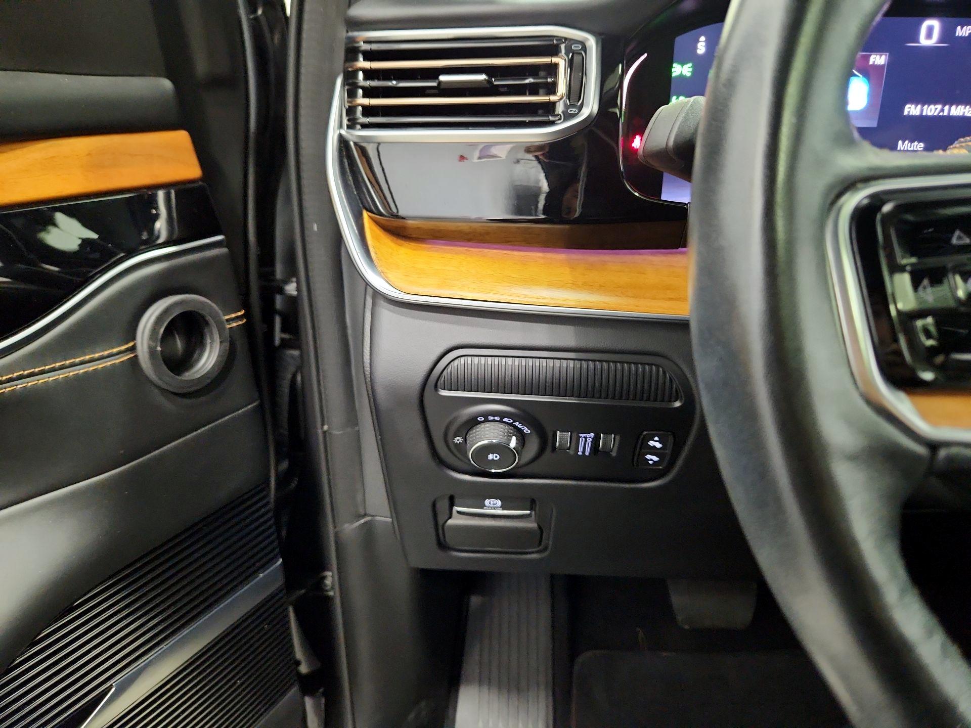 Thumbnail: 2022 Jeep Grand Wagoneer - 13