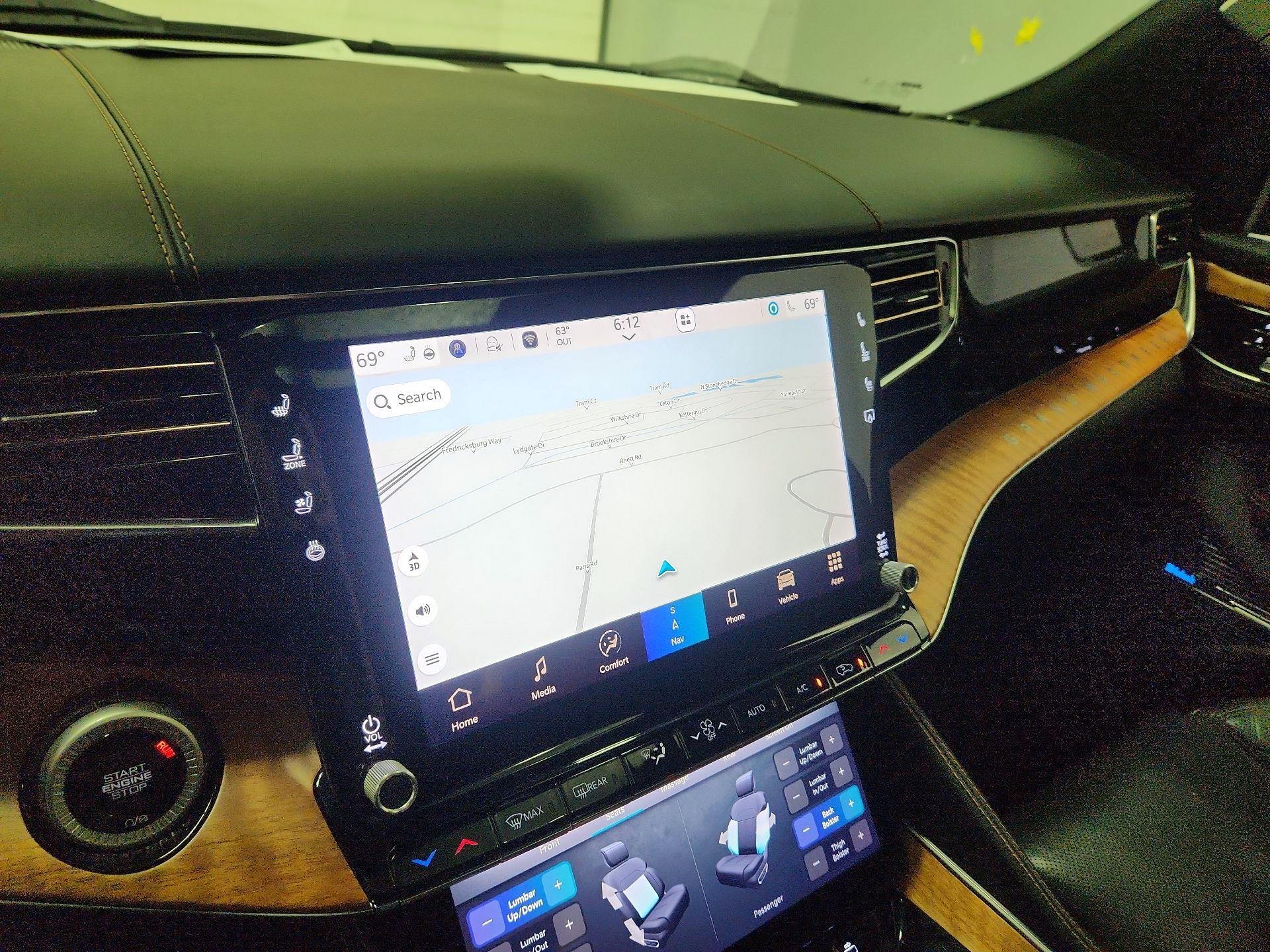 Thumbnail: 2022 Jeep Grand Wagoneer - 14