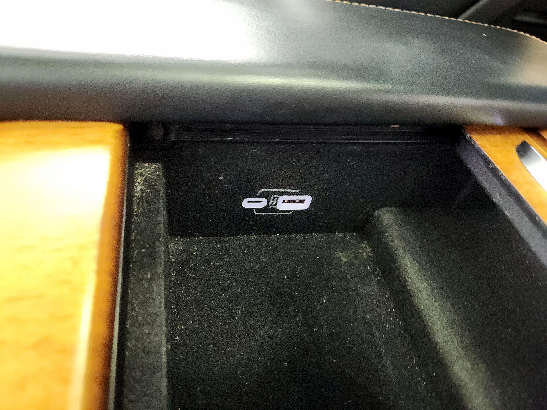 Thumbnail: 2022 Jeep Grand Wagoneer - 19