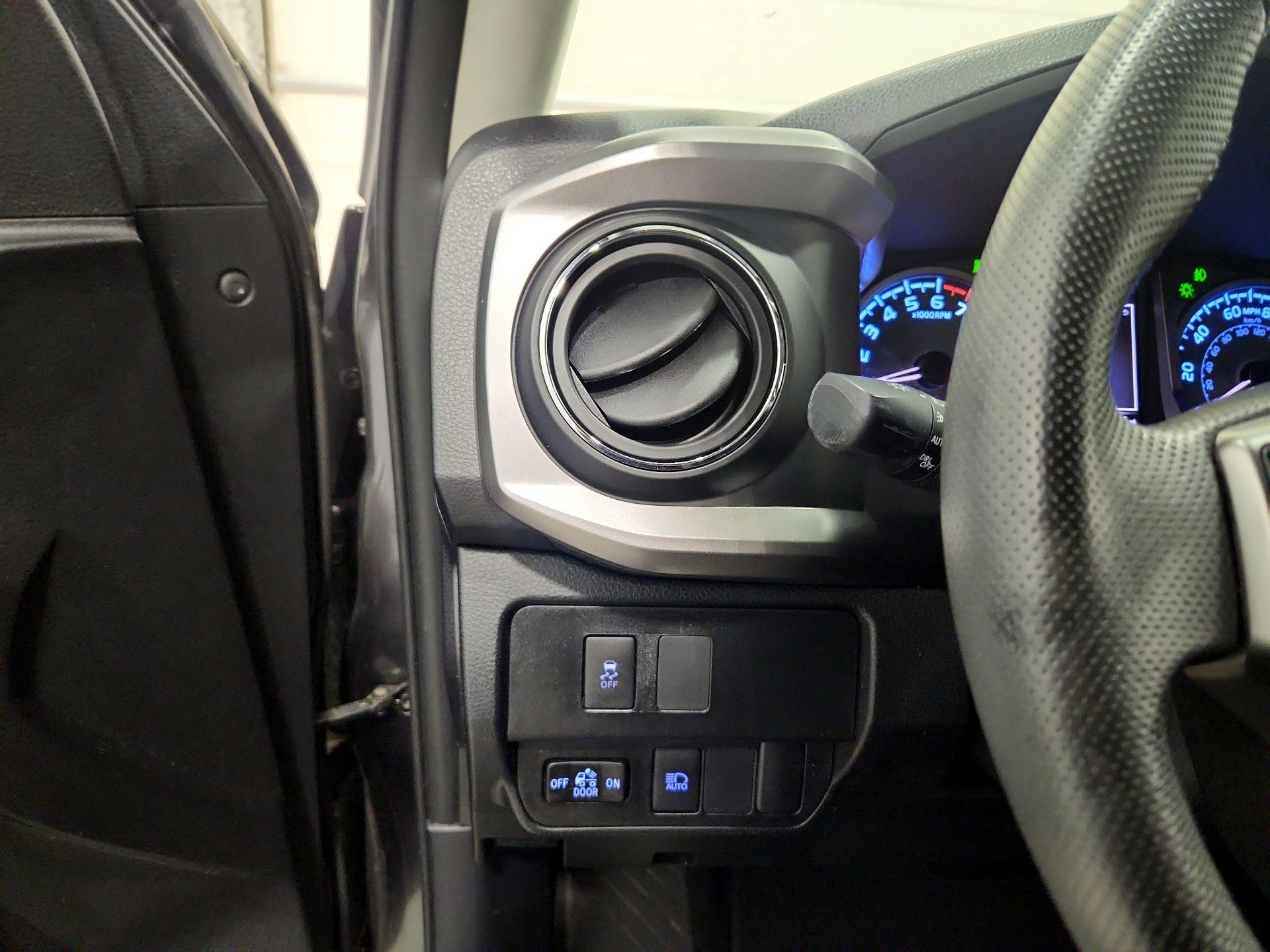 Thumbnail: 2021 Toyota Tacoma - 13