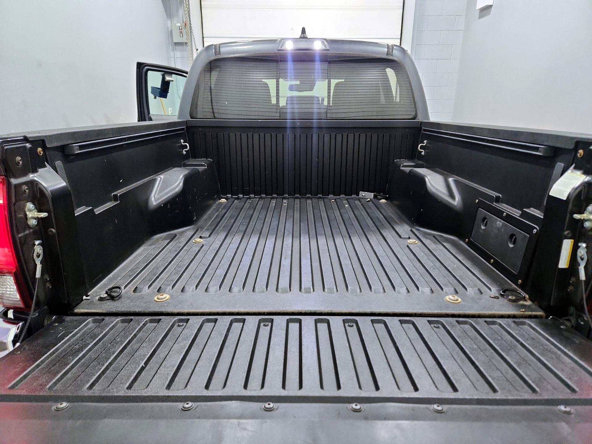 Thumbnail: 2021 Toyota Tacoma - 20