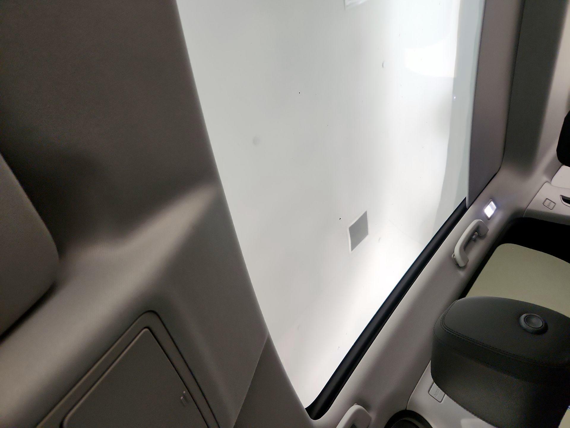 Thumbnail: 2019 Land Rover Discovery Sport - 18