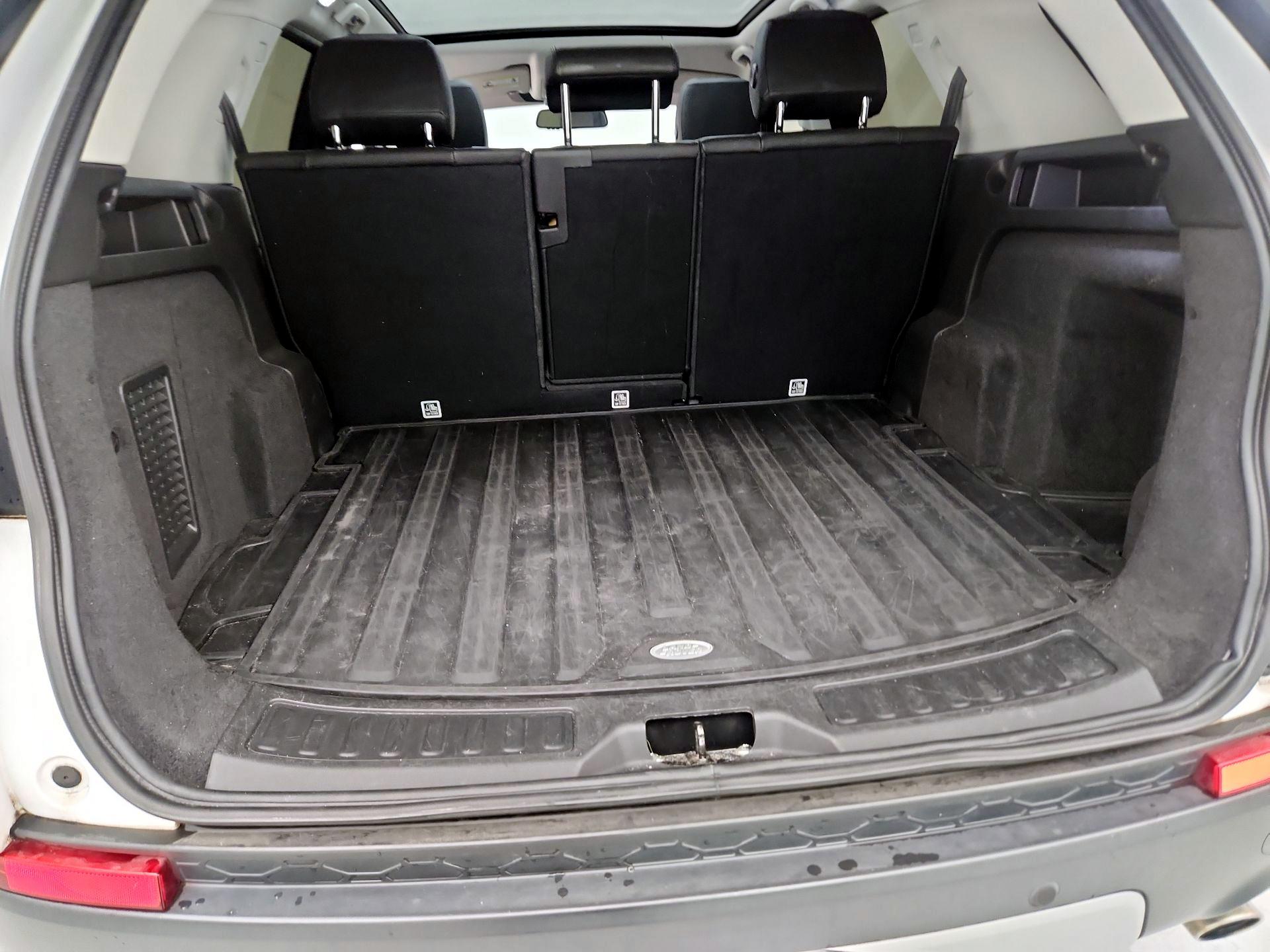 Thumbnail: 2019 Land Rover Discovery Sport - 20