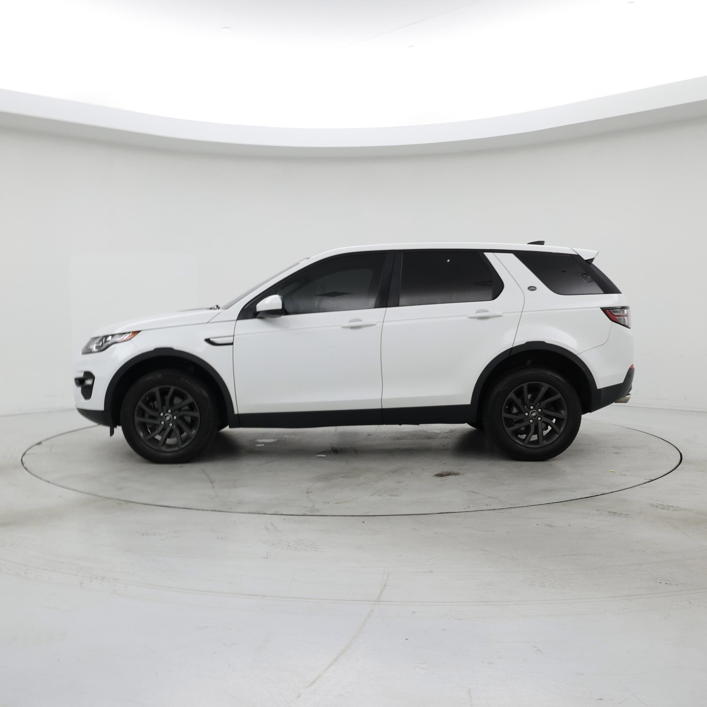 Thumbnail: 2019 Land Rover Discovery Sport - 3