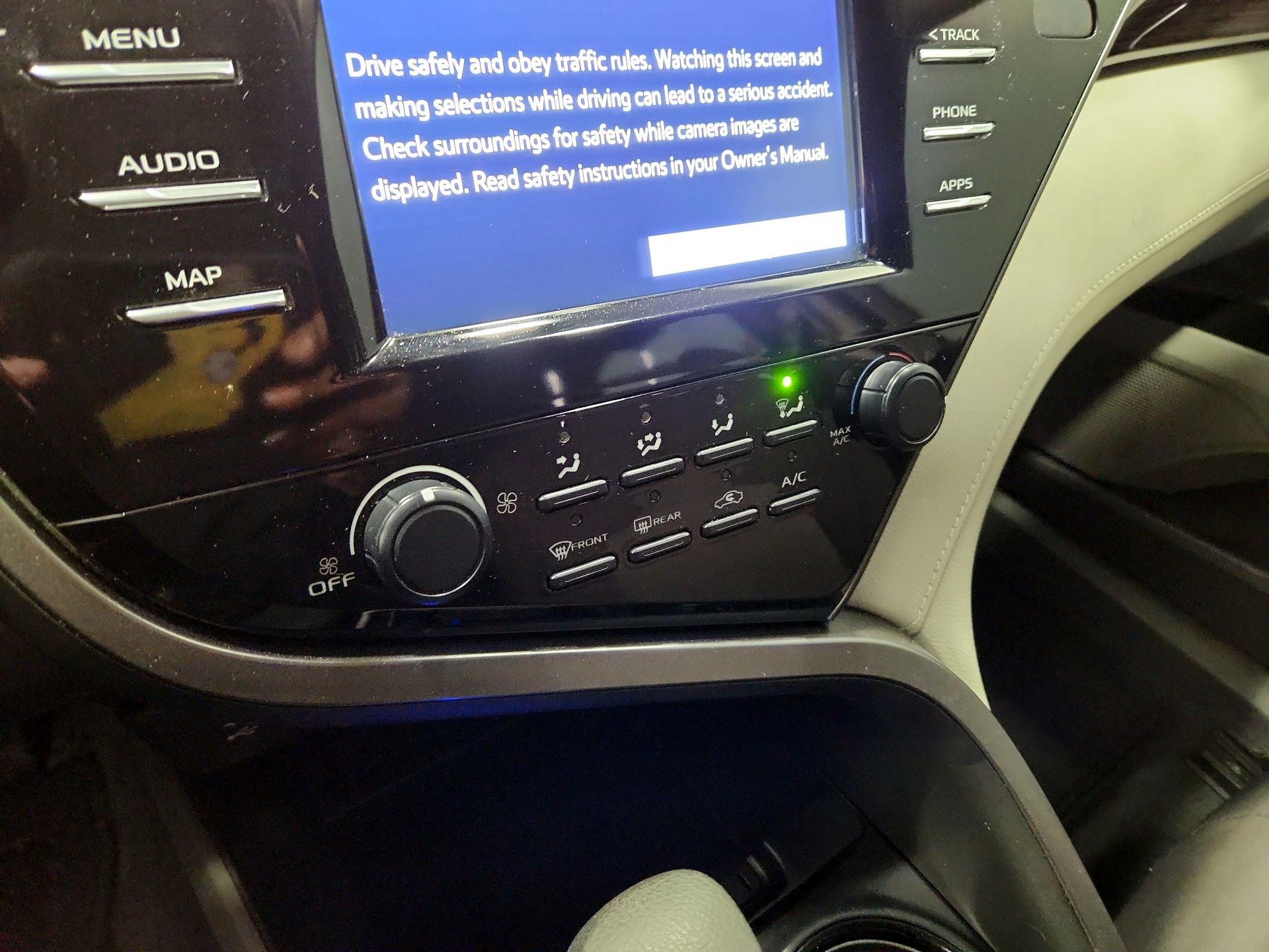 Thumbnail: 2019 Toyota Camry - 16