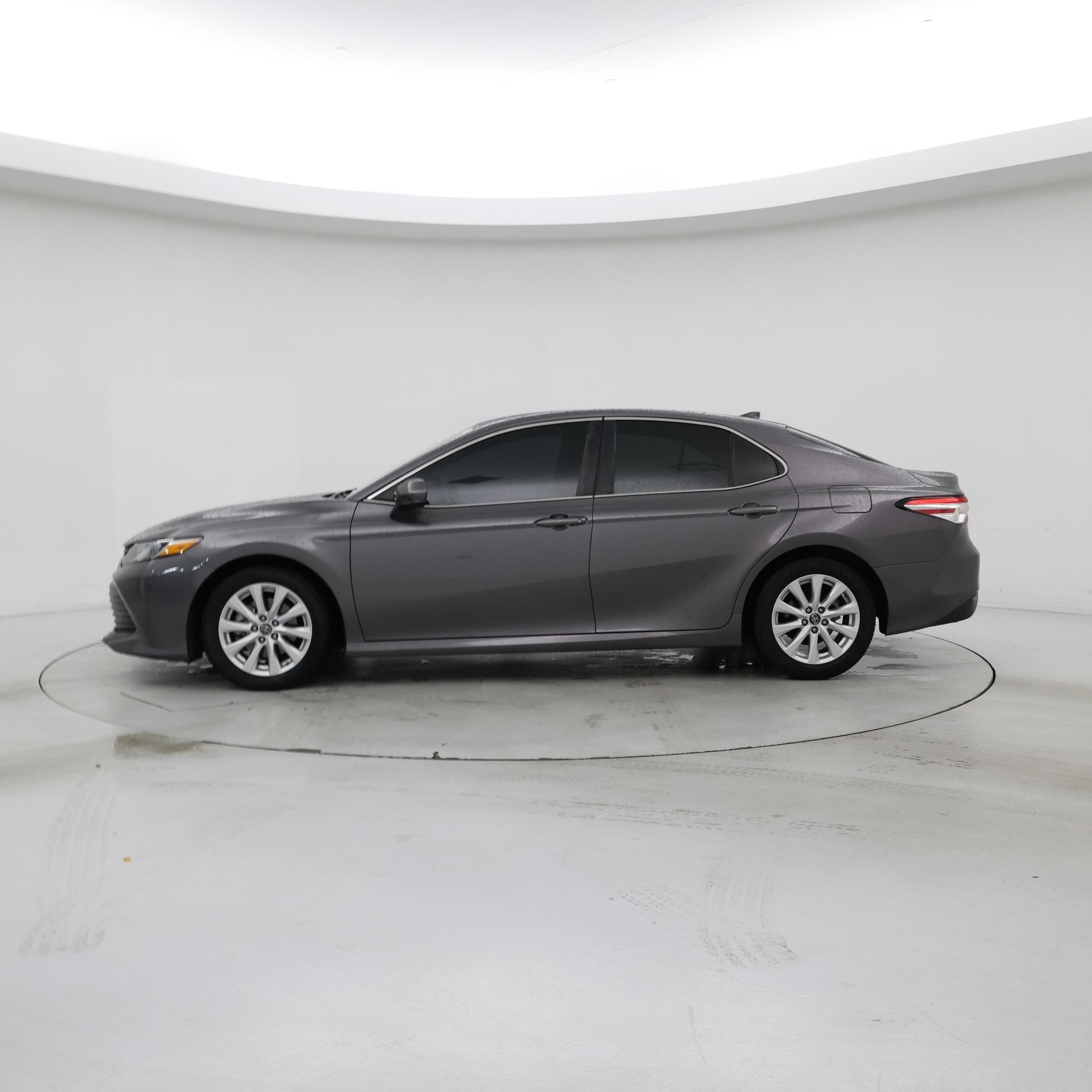 Thumbnail: 2019 Toyota Camry - 3