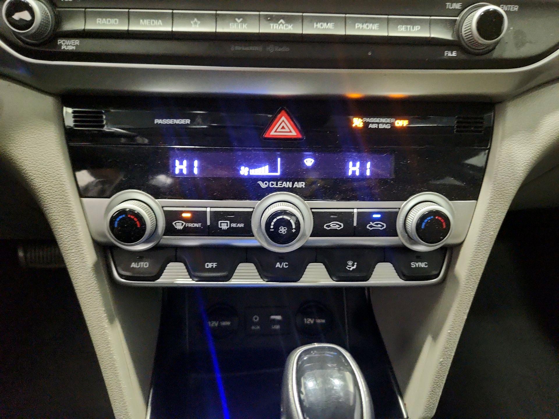 Thumbnail: 2020 Hyundai Elantra - 16