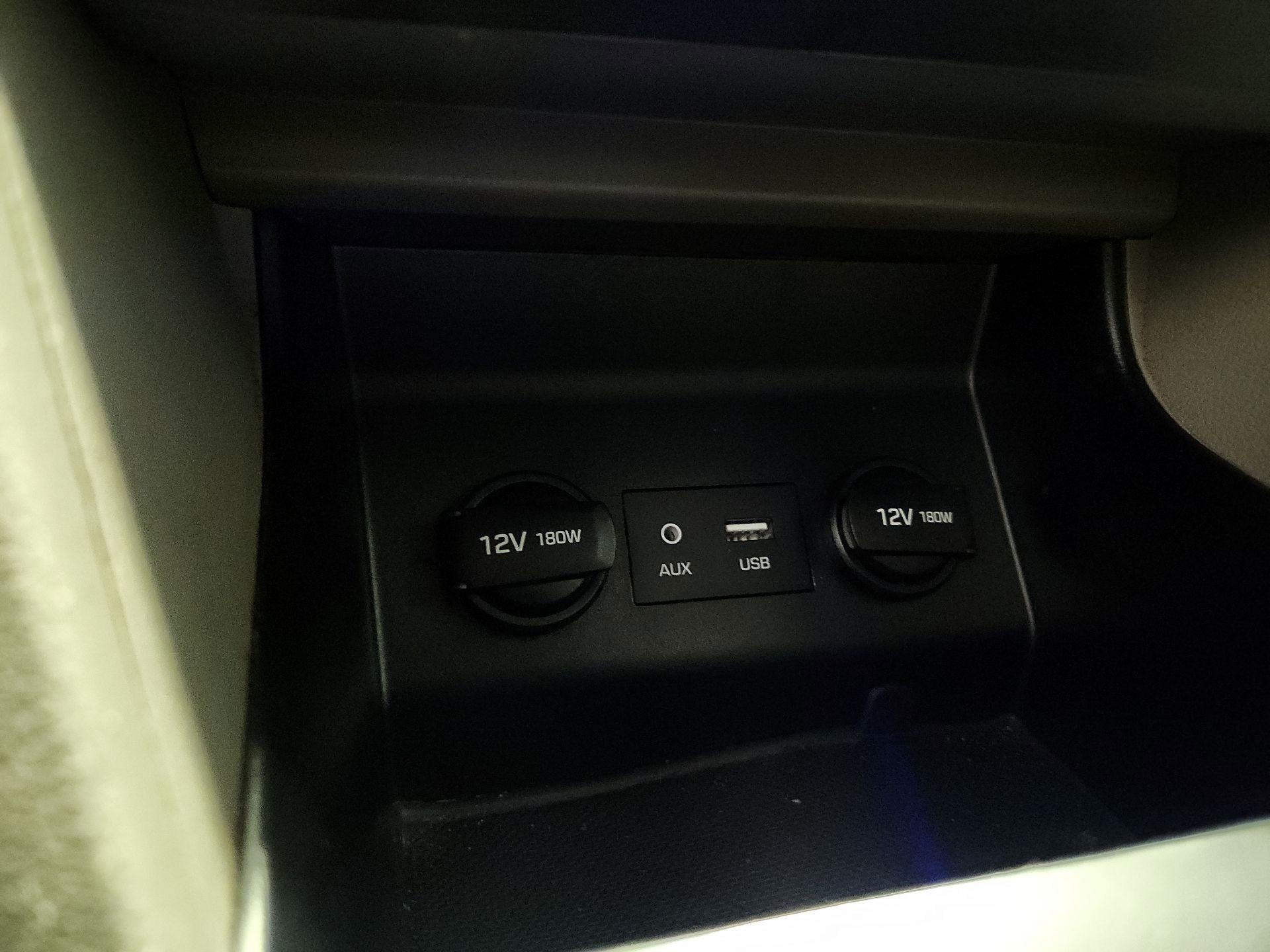 Thumbnail: 2020 Hyundai Elantra - 18