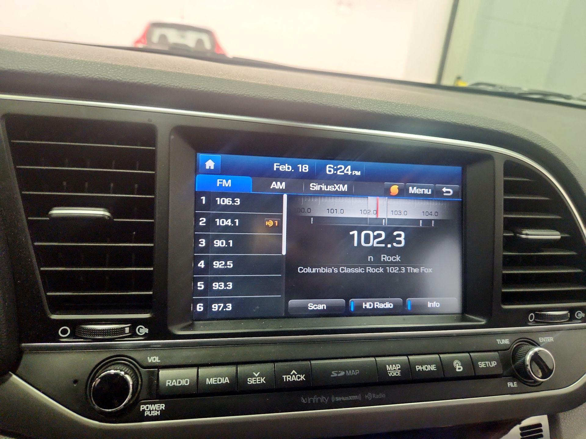 Thumbnail: 2017 Hyundai Elantra - 16