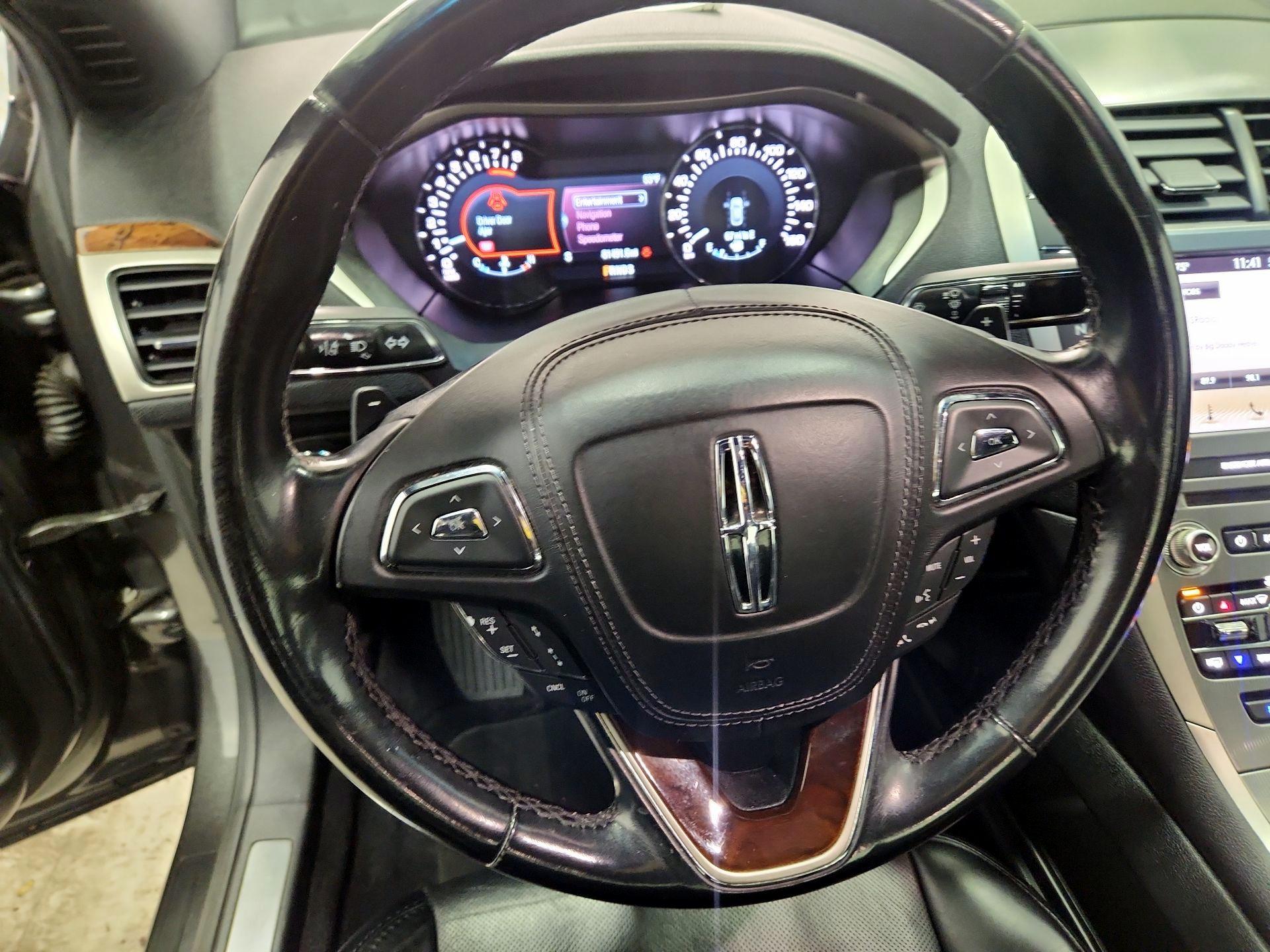 Thumbnail: 2017 Lincoln MKZ - 10