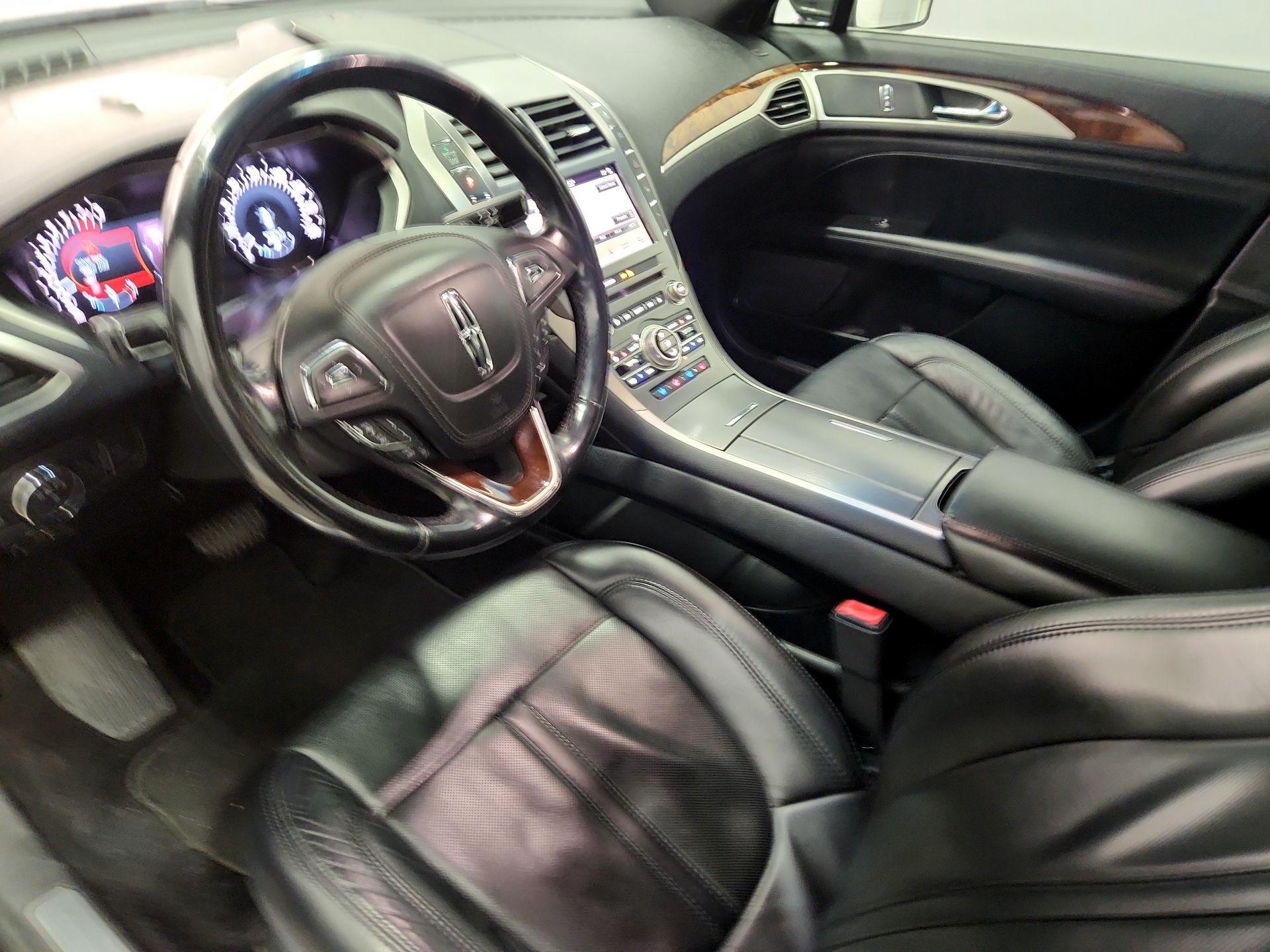 Thumbnail: 2017 Lincoln MKZ - 11