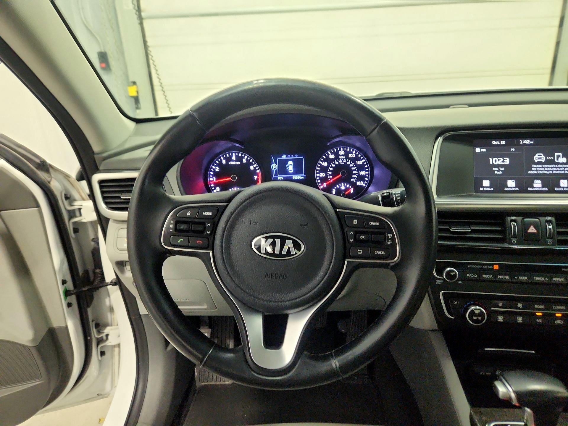 Thumbnail: 2018 Kia Optima - 10
