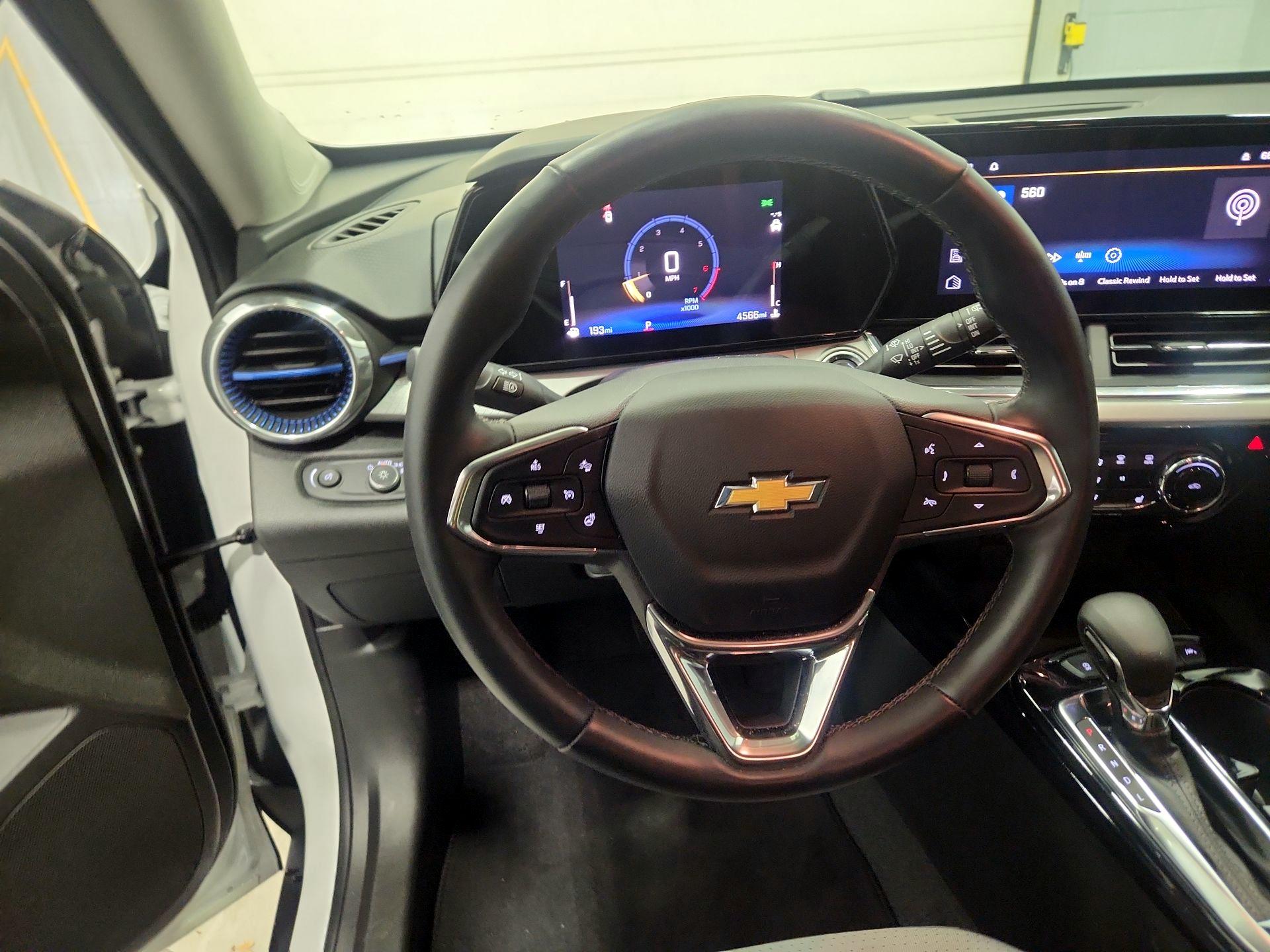 Thumbnail: 2025 Chevrolet Trax - 10