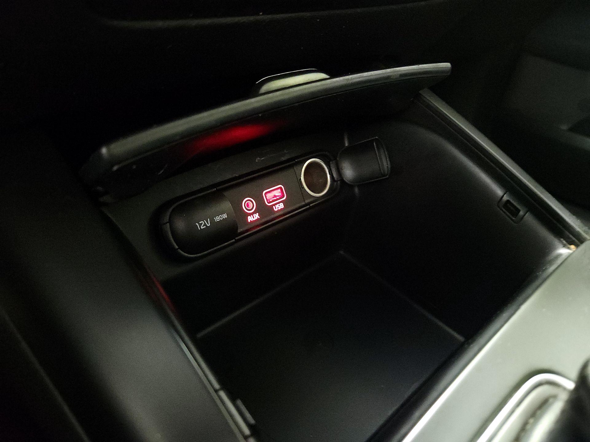 Thumbnail: 2019 Kia Sorento - 18