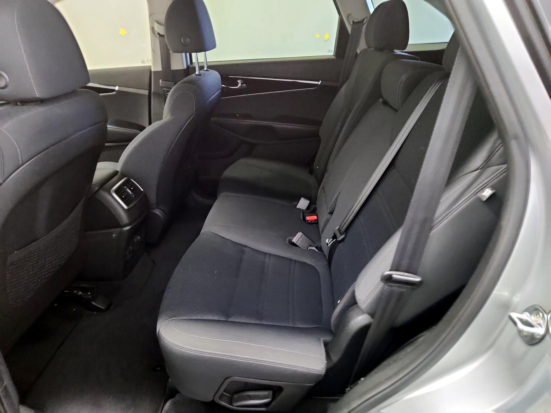 Thumbnail: 2019 Kia Sorento - 19