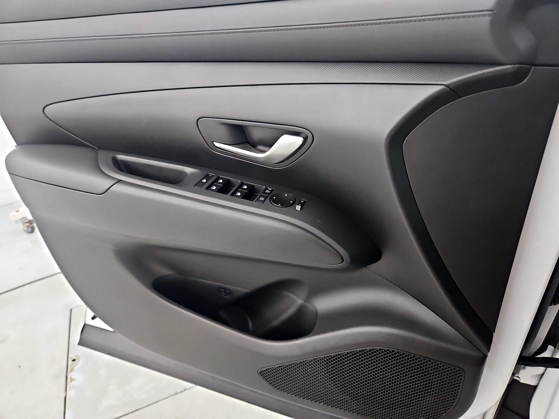 Thumbnail: 2025 Hyundai Santa Cruz - 12