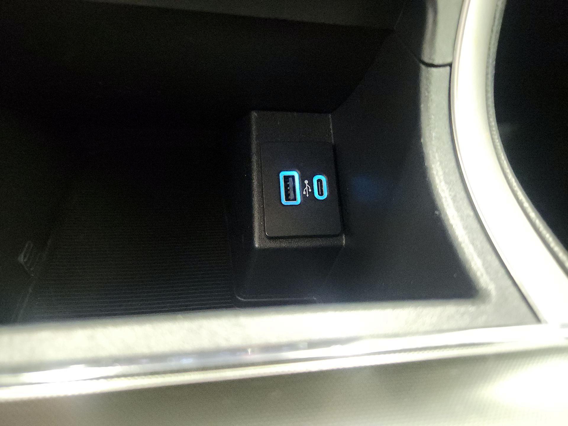 Thumbnail: 2022 Ford Edge - 18