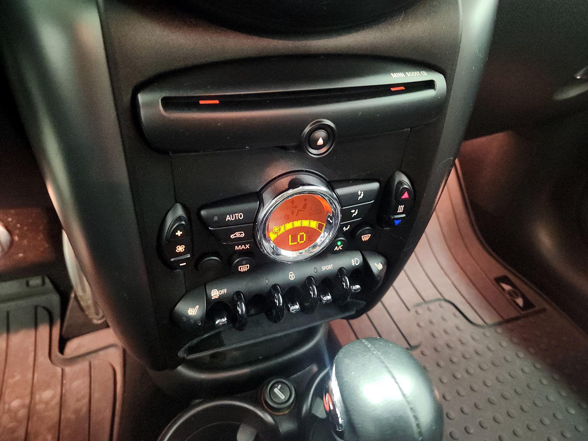 Thumbnail: 2015 MINI Cooper Countryman - 14