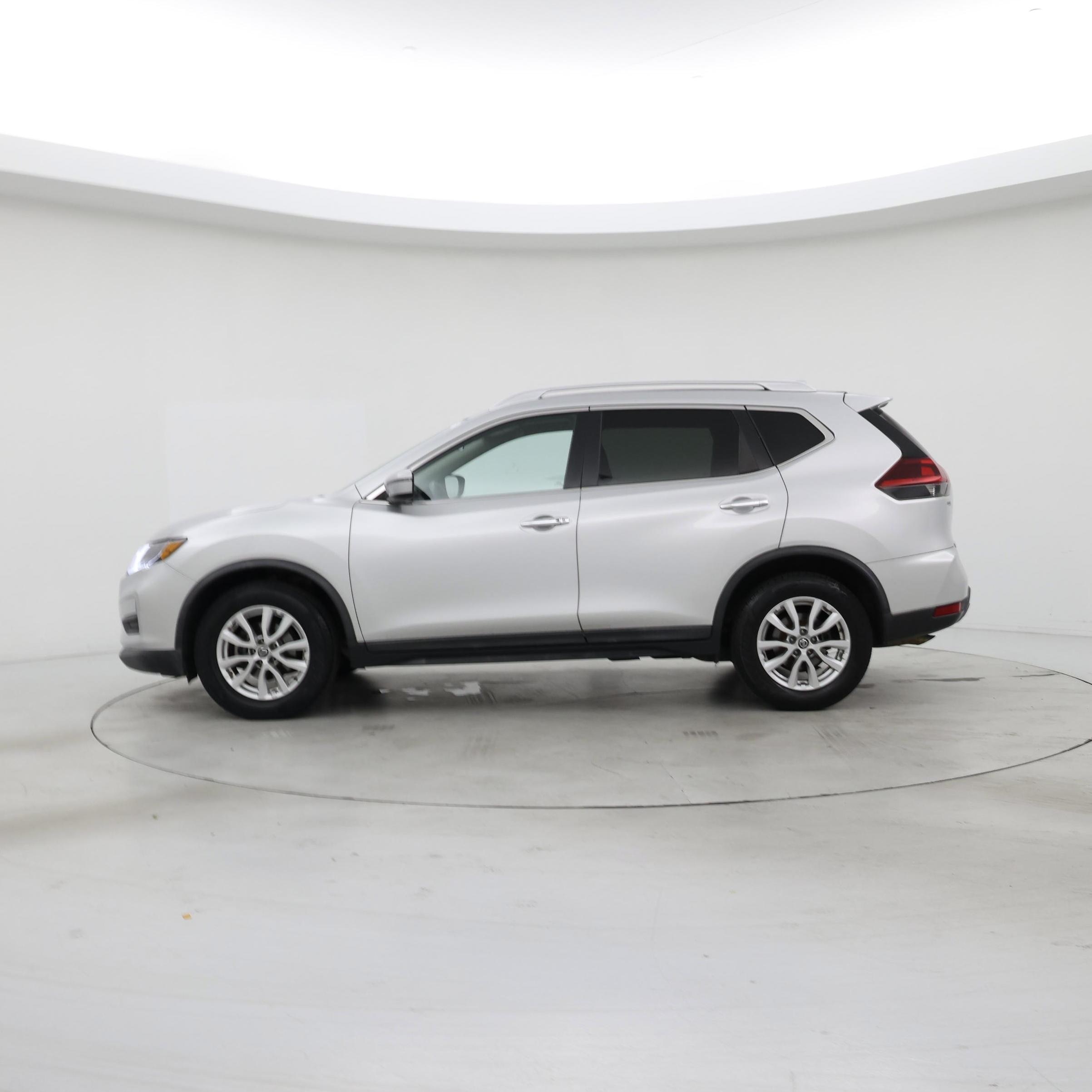 Thumbnail: 2018 Nissan Rogue - 3